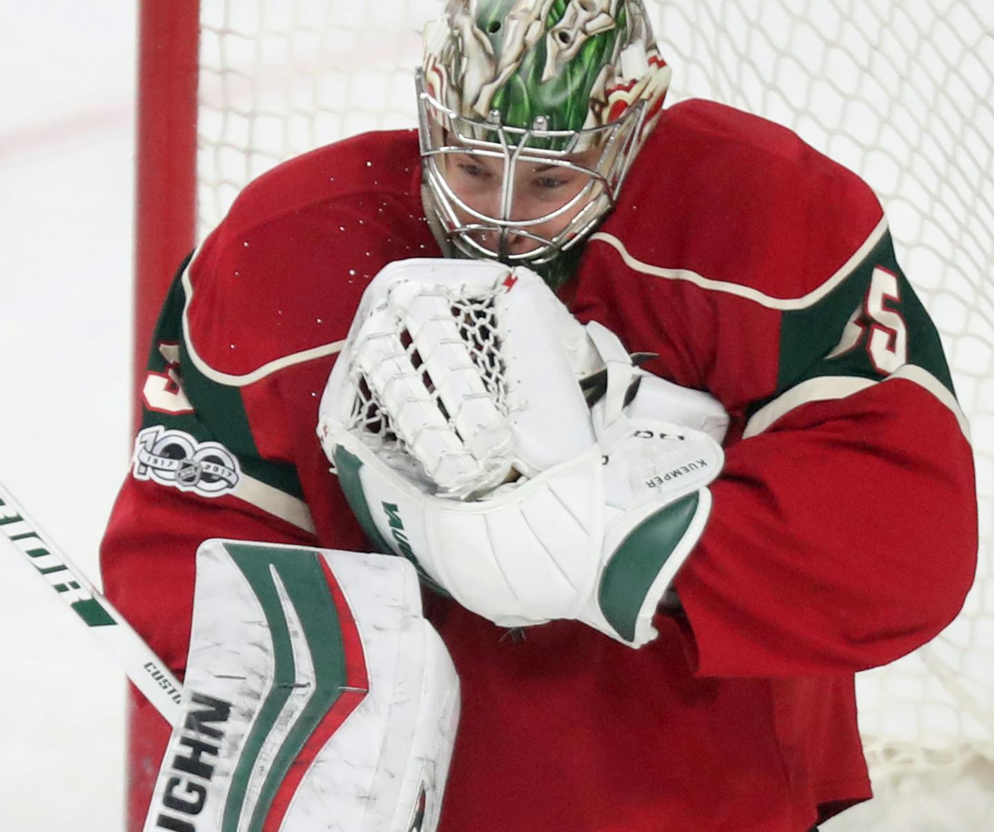 Minnesota Wild goalie Darcy Kuemper makes a glove save at the chest on a shot by Vancouver during the 1st period Saturday, March 25, 2017, at the Xcel Energy Center in St. Paul, MN.] DAVID JOLES &#xef; david.joles@startribune.com Vancouver at the Minnesota Wild during the 1st period Saturday, March 25, 2017, at the Xcel Energy Center in St. Paul, MN.