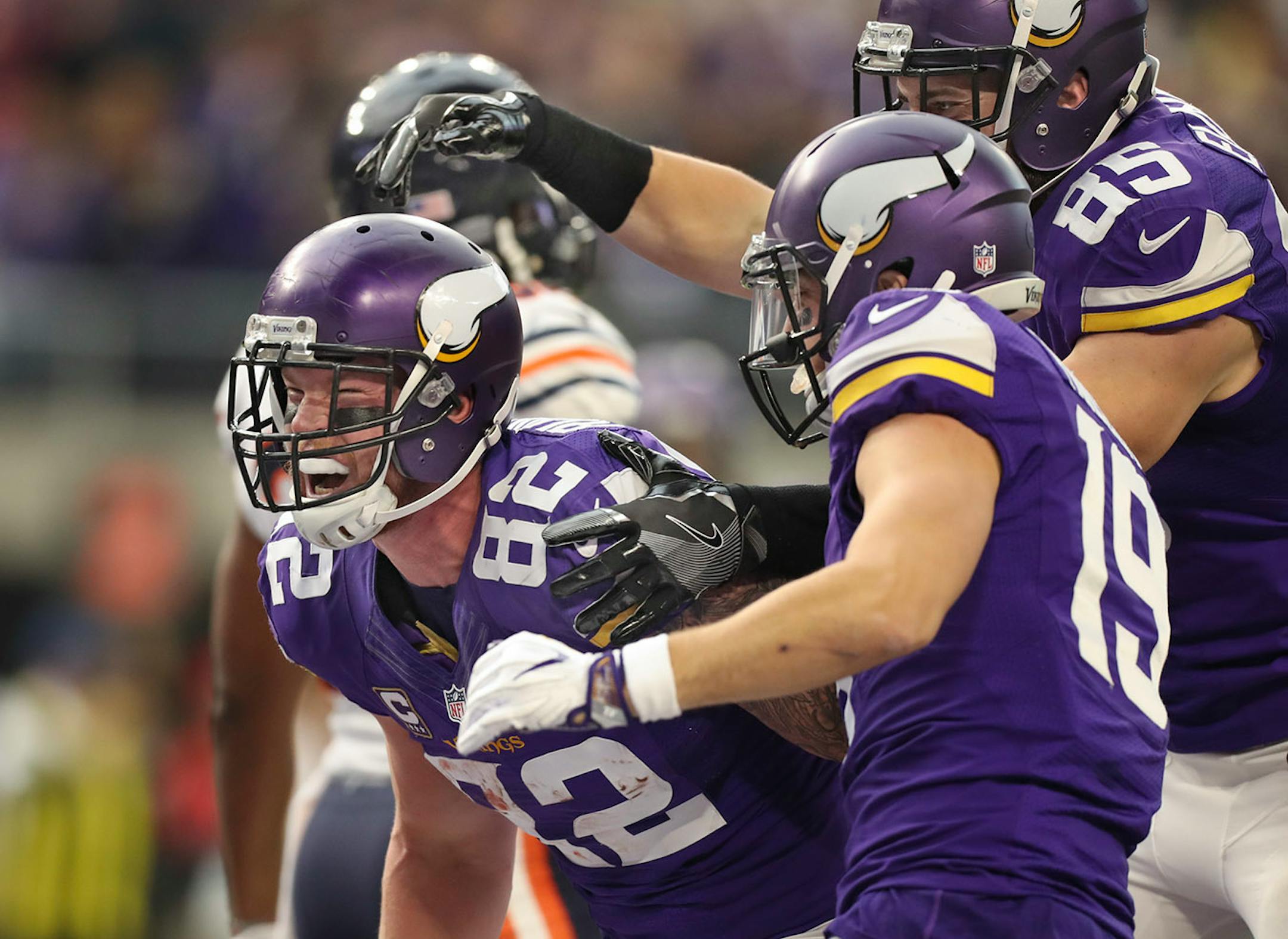 Vikings tight end Kyle Rudolph (82) celebrated after scoring on a 22 yard touchdown reception in the second quarter.