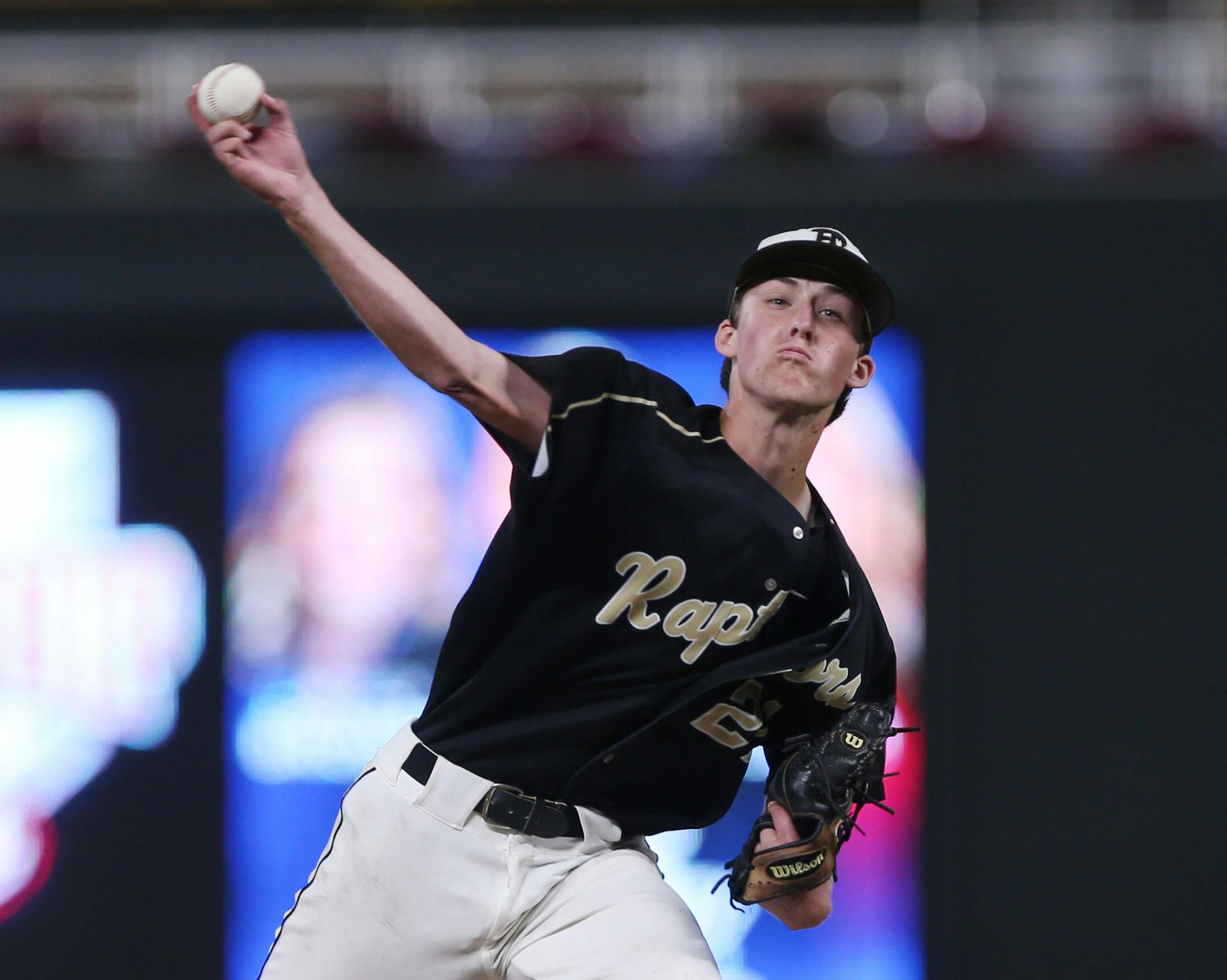 East Ridge pitcher Ryan Thelen (21) throws against New Prague in the first inning. ] NICOLE NERI &#x2022; nicole.neri@startribune.com BACKGROUND INFORMATION: at the Class 4A state championships East Ridge vs. New Prague at Target Field Thursday, June 20, 2019