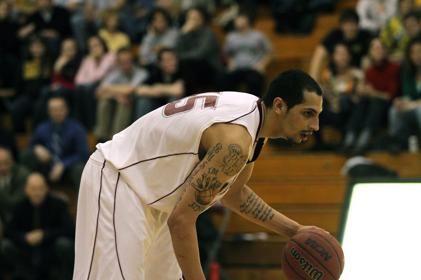 Ray Brown, after two unsatisfying basketball seasons at Bradley and Missouri Western, is averaging 17.5 points and 7.6 rebounds for the Hamline Pipers.