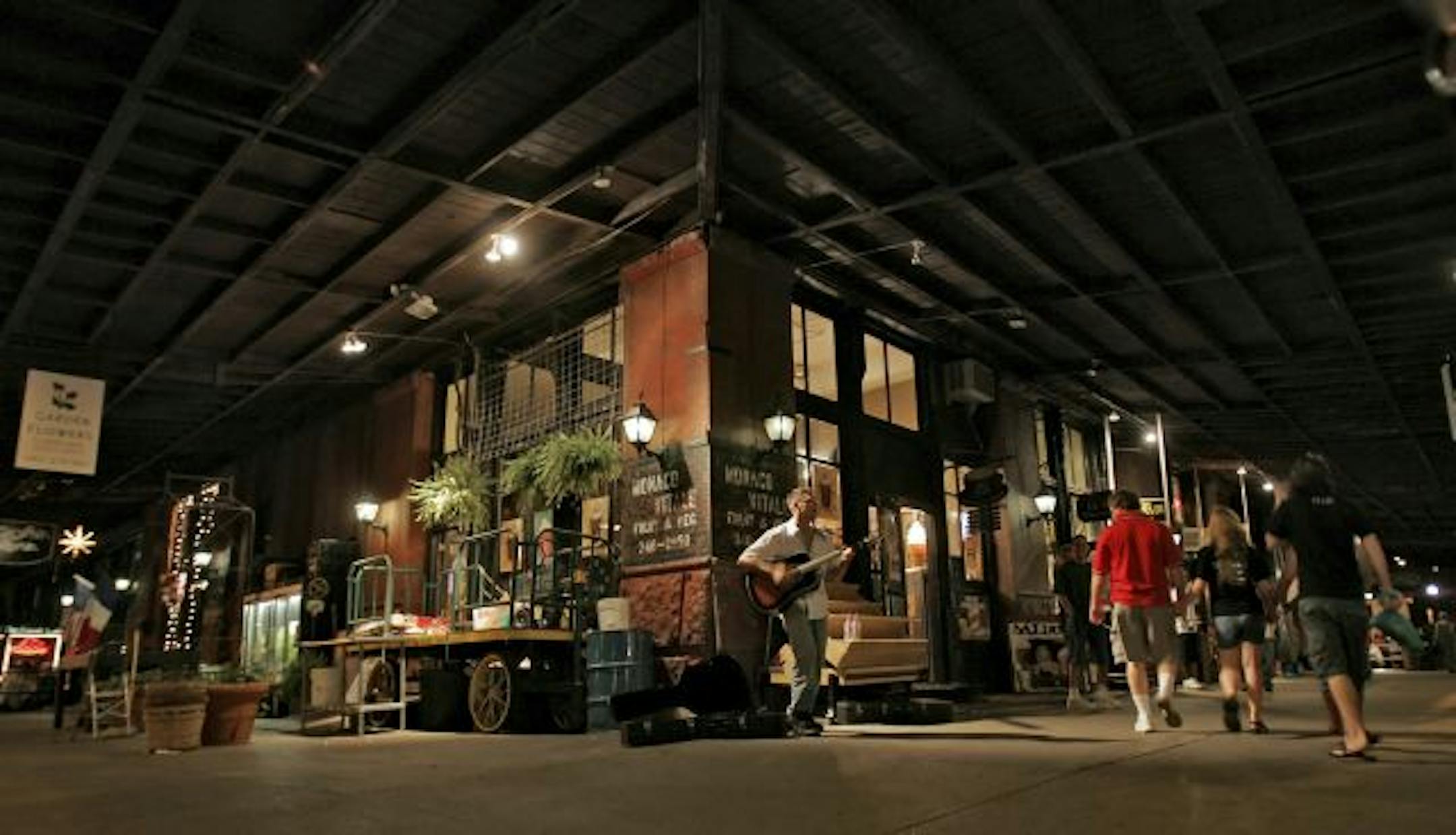 Old Market nightlife in Omaha, Neb.
Photo by Omaha Convention & Visitors Bureau