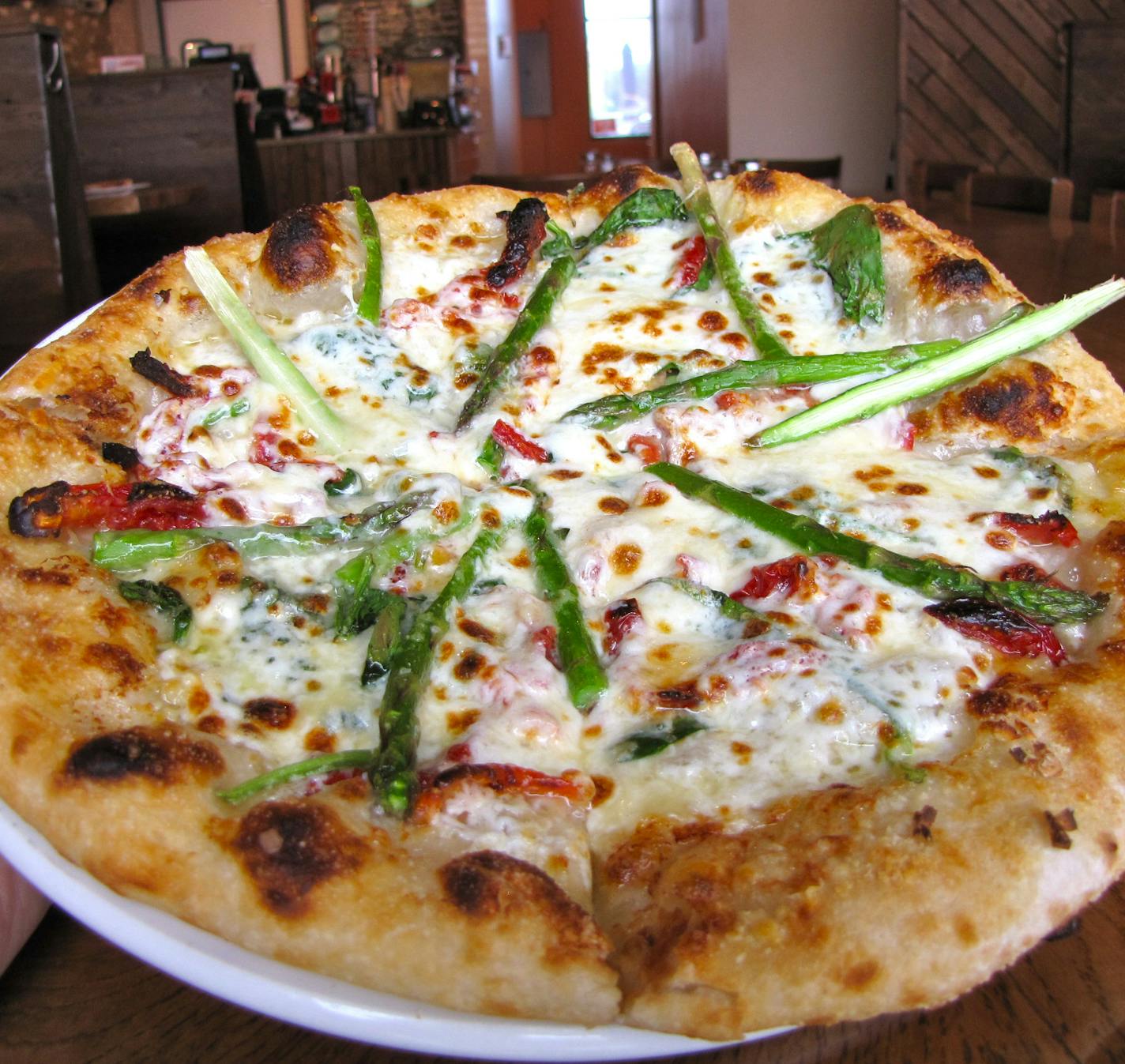 Best of MN, Pompeii Pizza: Elk River&#x201a;&#xc4;&#xf4;s Pompeii Pizza serves up chewy Neapolitan-style crusts with homemade mozzarella and seasonal produce.Photo by Lisa Meyers McClintick