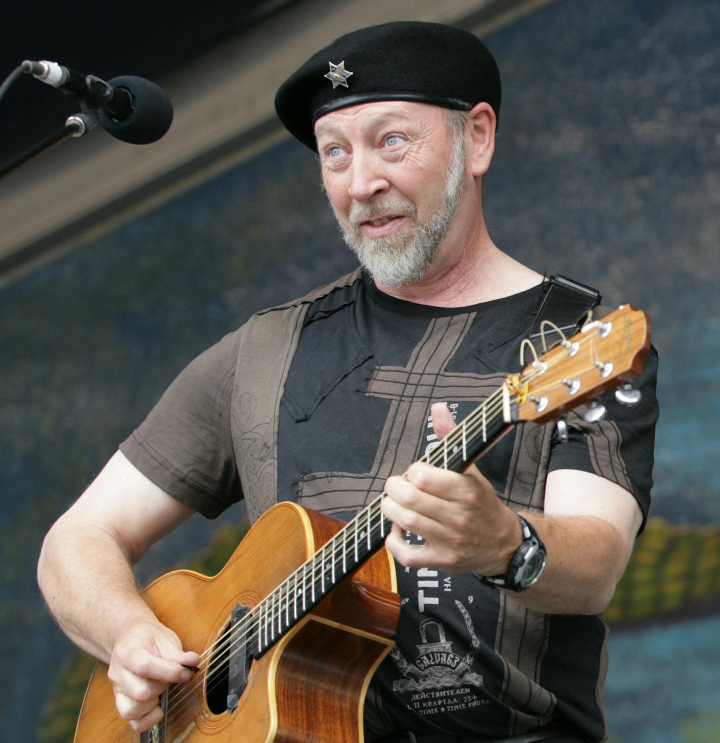 Richard Thompson performs during the 2008 New Orleans Jazz & Heritage Festival at the New Orleans Fairgrounds Racetrack in New Orleans, Friday, May 2, 2008. (AP Photo/Dave Martin) ORG XMIT: MIN2013022019111778