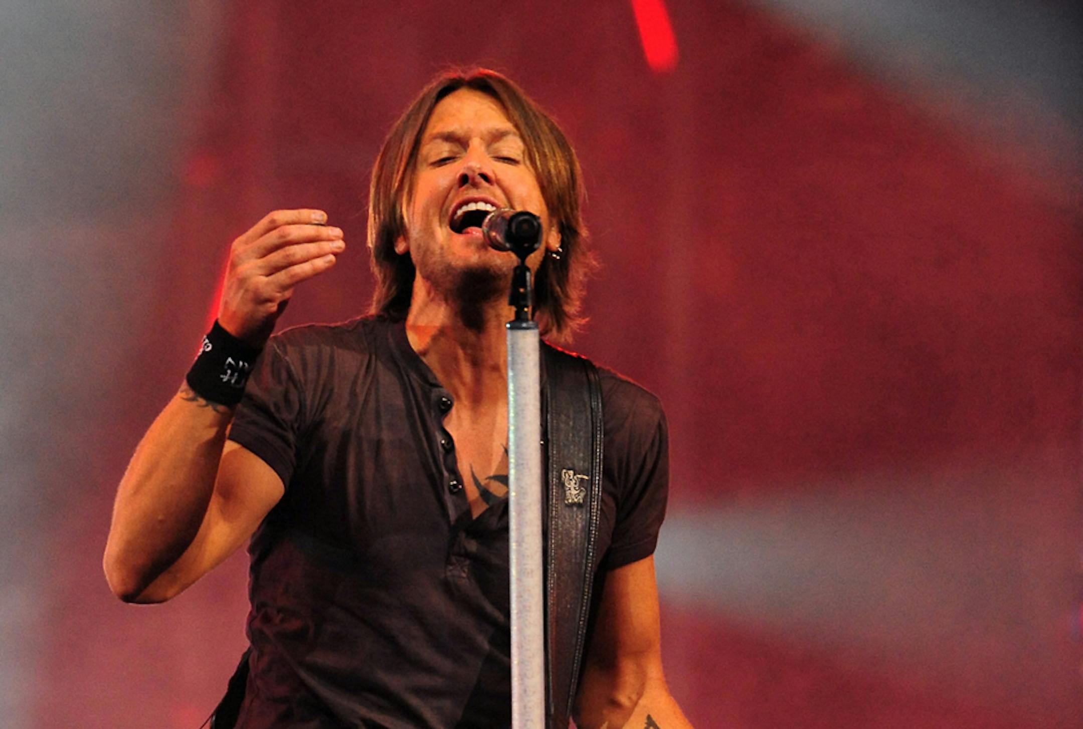 Keith Urban plays the Target Center on Saturday.