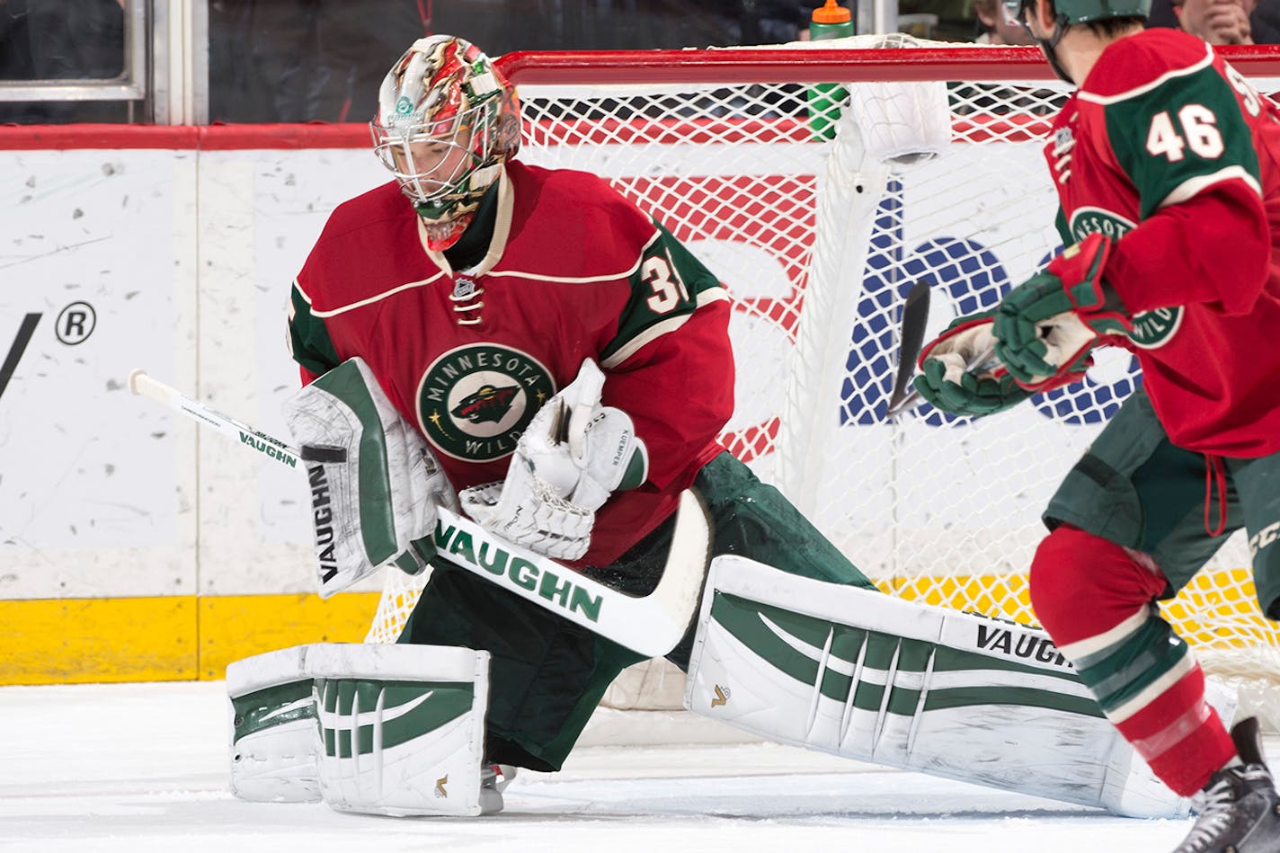 Minnesota Wild goalie Darcy Kuemper (35)