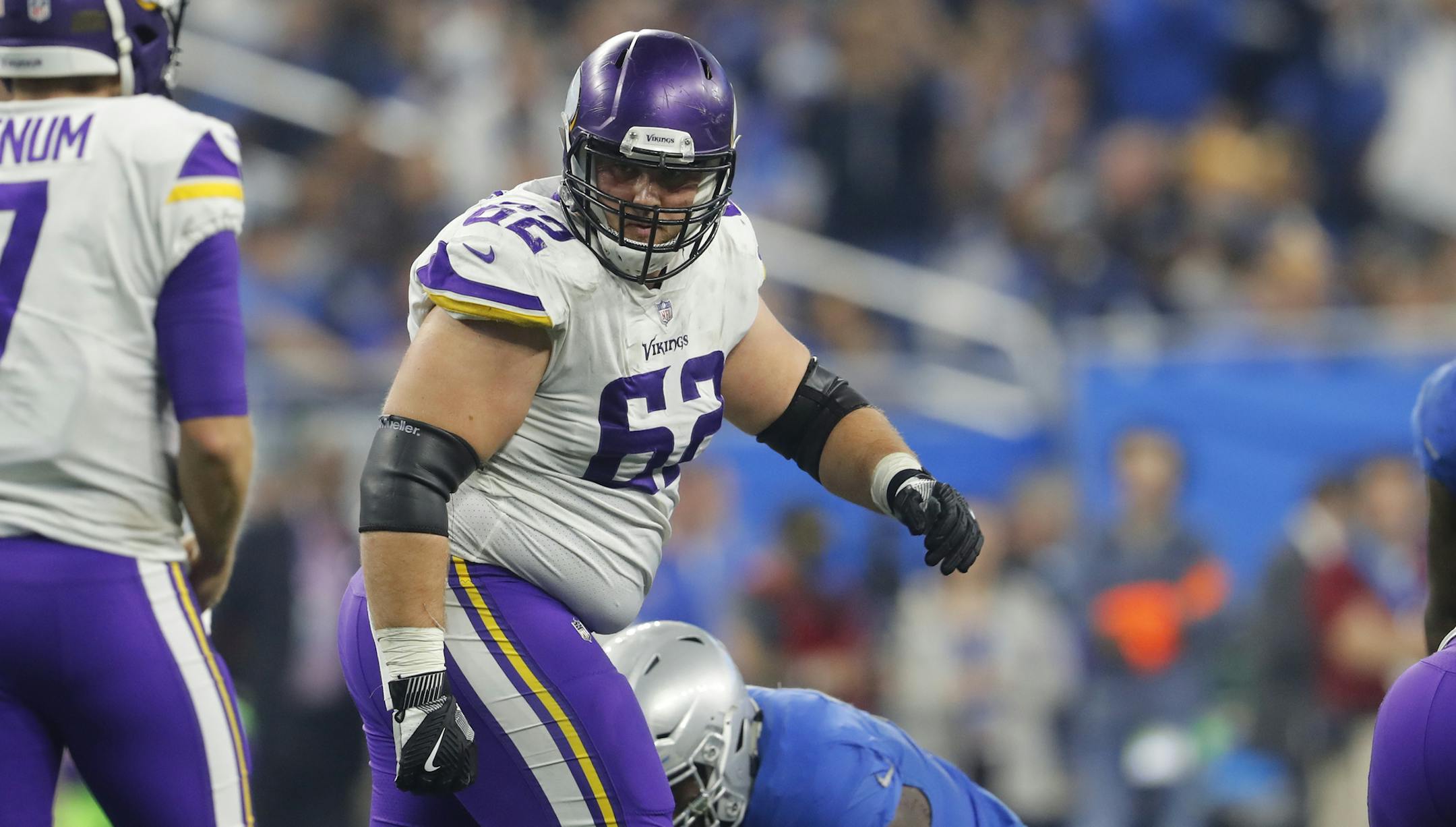 Vikings offensive lineman Nick Easton is battling neck and back issues.