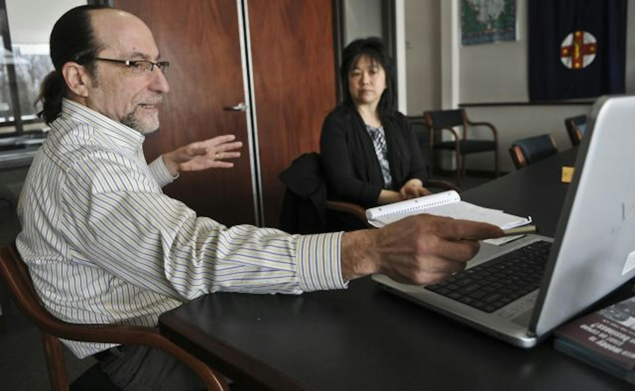 Brooklyn Park is offering a program that Provide free one on one intensive, confidential counseling to entrepreneurs who are thinking of opening a business or expanding one. Rod Smolund is the counselor who call himself a "Business Therapist" and works with the entrepreneurs.Rod Smolund talked with Lynn Huynh in a conference room in City Hall, she wants to expand and move her restaurant.
