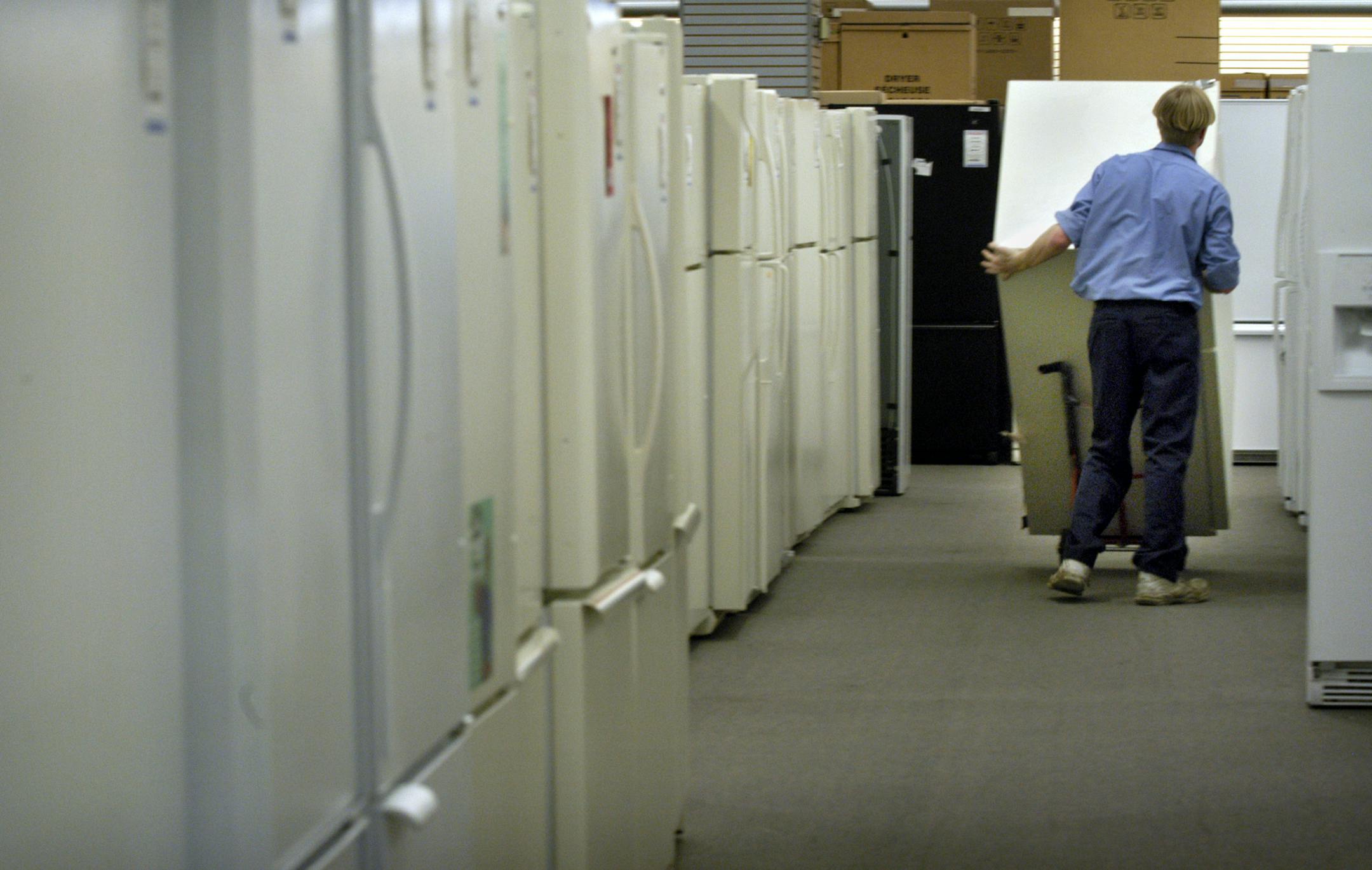 ApplianceSmart is closing the last of its Twin Cities stores. The firm sold new, returned and dented kitchen appliances at a discount.