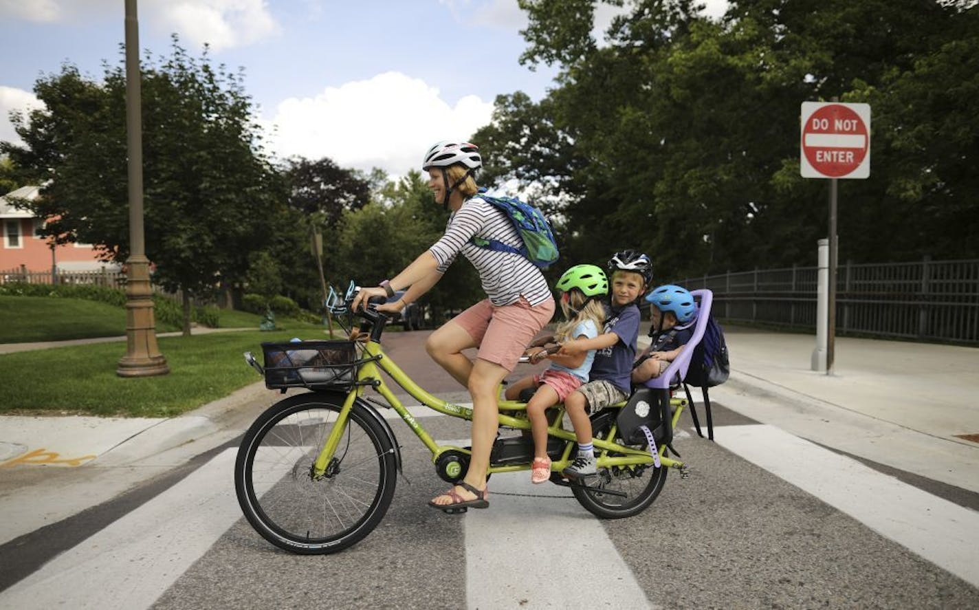 Minnehaha Parkway in south Minneapolis would no longer be a continuous route for motorists under a plan being considered to improve bicycle and pedestrian safety.