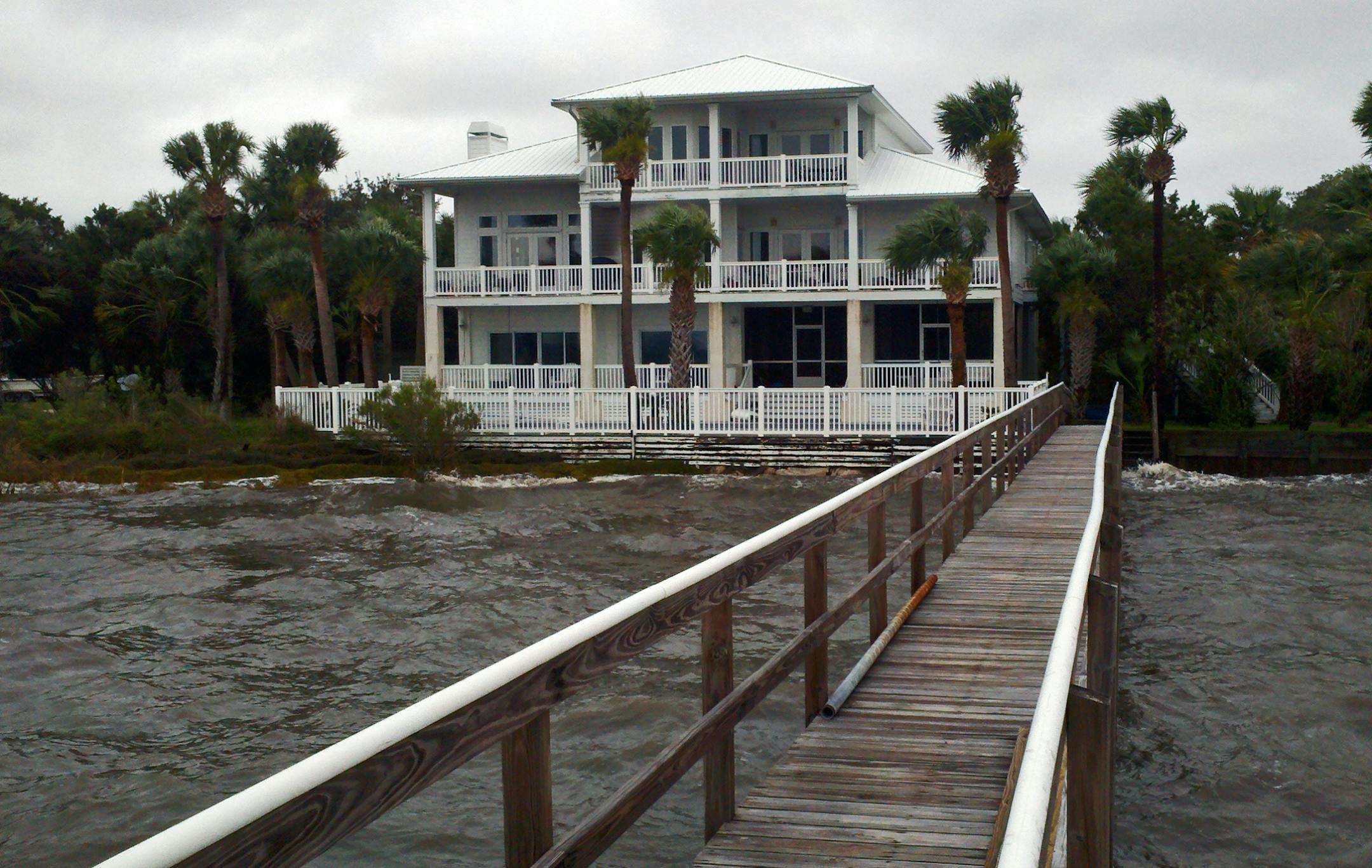 A house swap landed two Minnesotans in this place in Cedar Key, Fla., which had blissful views of the Gulf Coast from the third-story master bedroom.