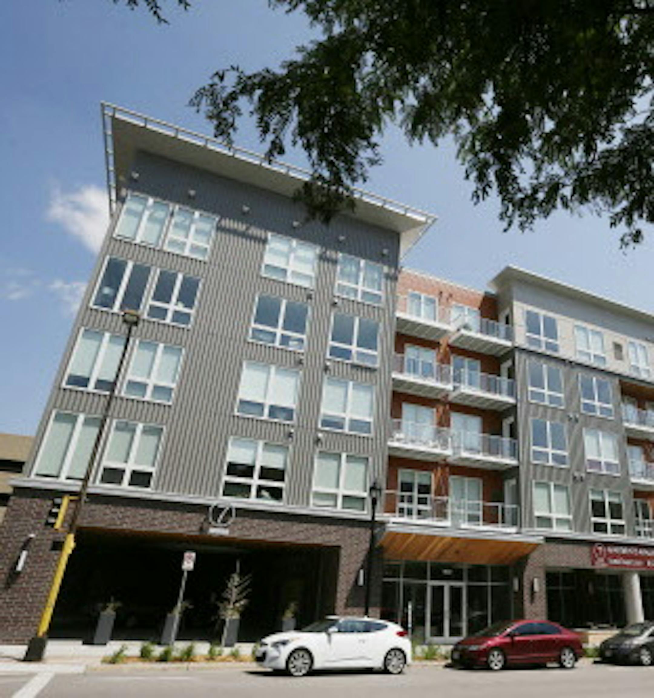 Exterior view of 7West Apartments Sunday July 13, 2014 in Minneapolis, MN. ] Jerry Holt Jerry.holt@startribune.com