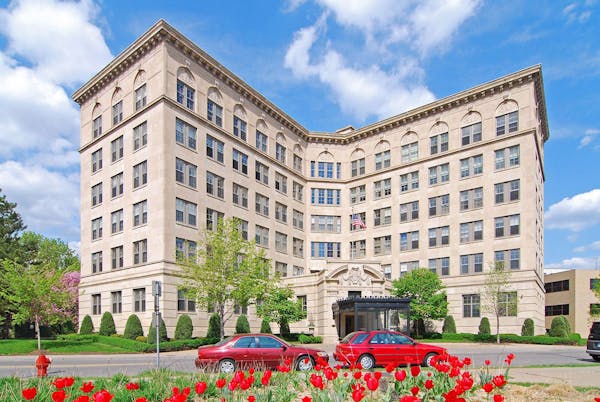 Boutique unit at luxury 1920s Loring Park building 'priced to sell' at $275K