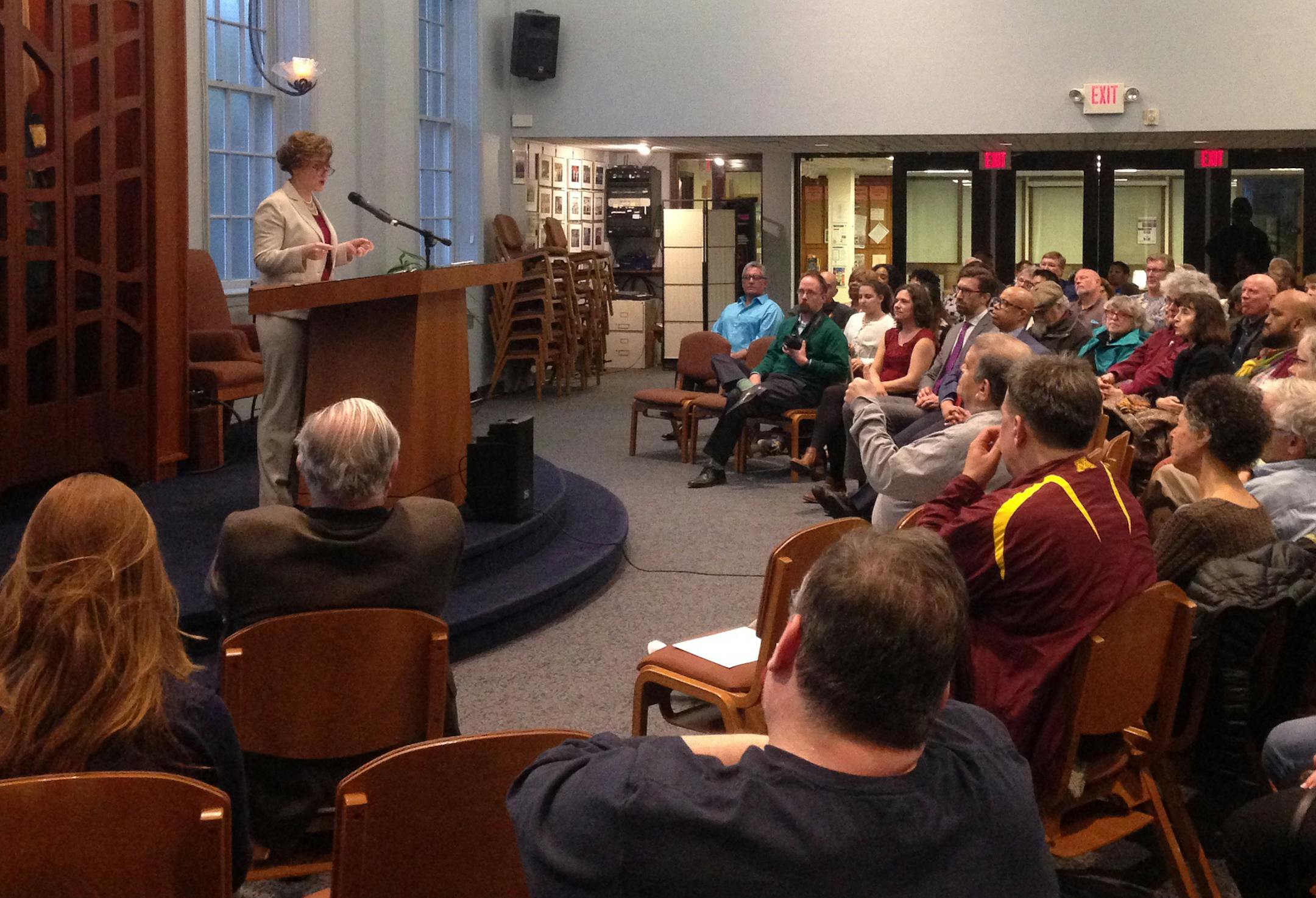 Mayor Betsy Hodges speaks at Shir Tikvah in Minneapolis on April 17, 2017.