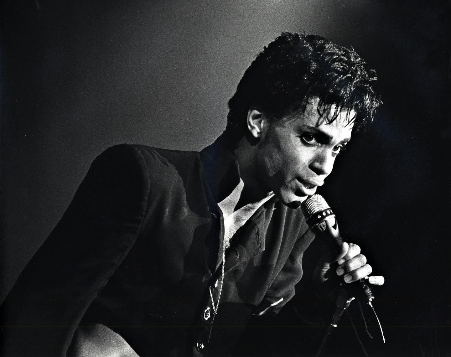 Prince performed in concert on May 21, 1986.