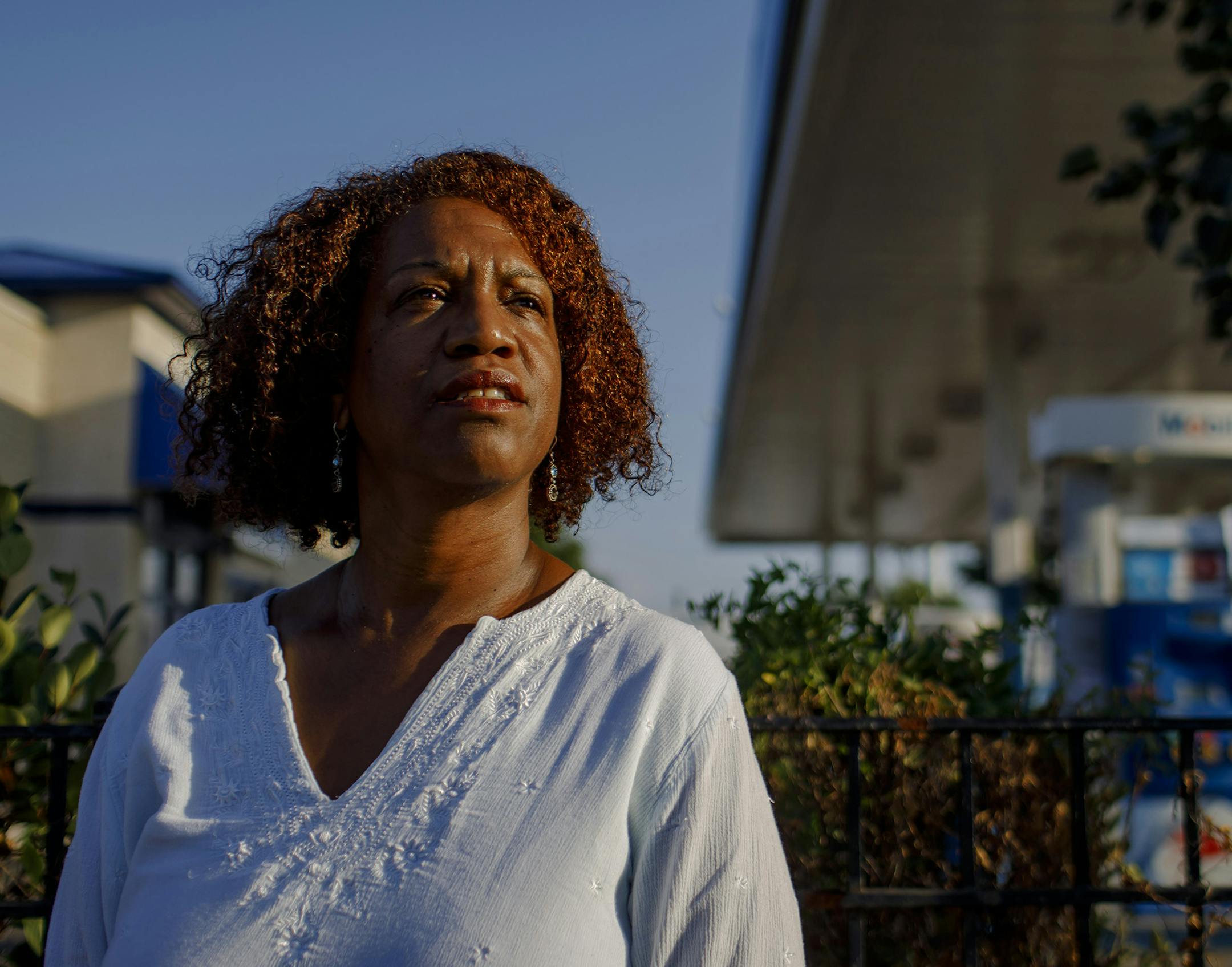 Jo Ann Allen still lives near the Chatham gas station where her niece collapsed a month after giving birth in 1991. (Brian Cassella/Chicago Tribune/TNS)