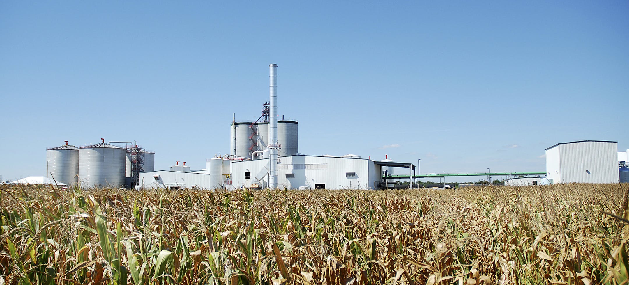 The Mid Missouri Energy ethanol plant rises out of the cornfields near Malta Bend, Mo.