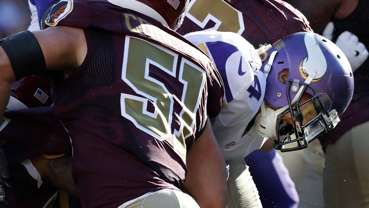 Matt Asiata scored a touchdown on a 1-yard touchdown run in the second quarter. ] CARLOS GONZALEZ cgonzalez@startribune.com - November 13, 2016, Landover, MD, FedEx Field, NFL, Minnesota Vikings vs. Washington Redskins