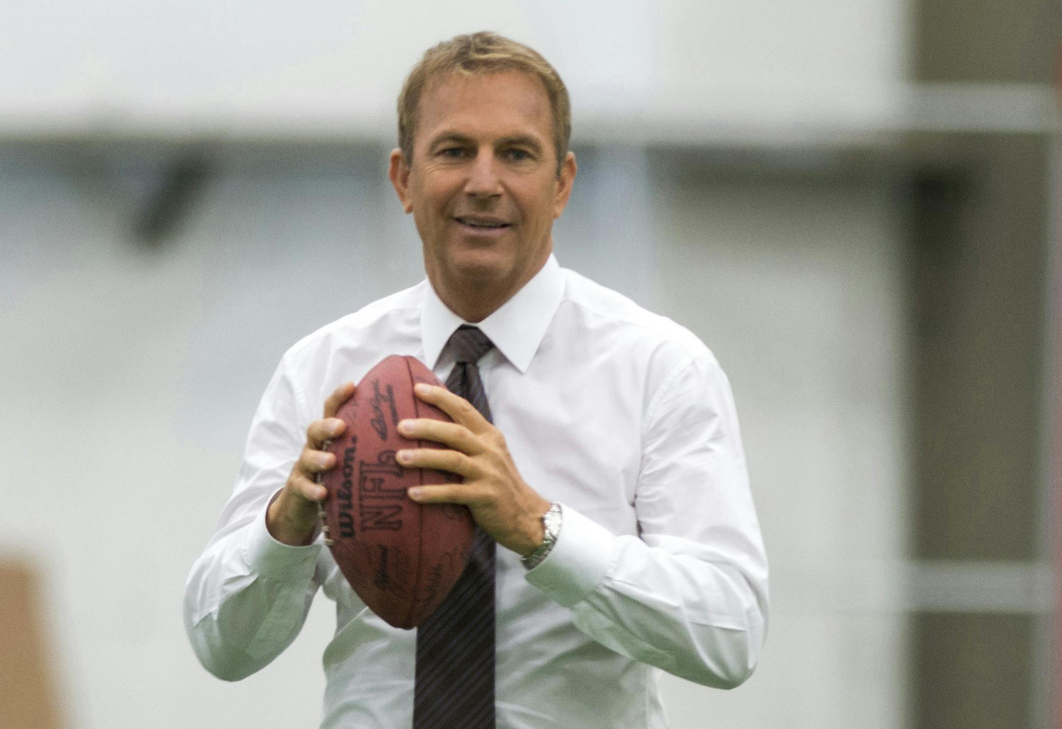 KEVIN COSTNER stars in DRAFT DAY Photo:Dale Robinette ¬©2013 Summit Entertainment, LLC. All rights reserved.
