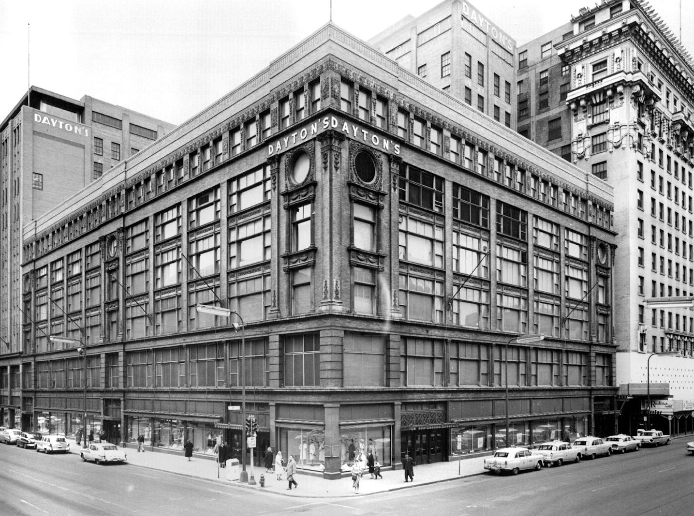 March 25, 1960 Dayton's 7th & Nicollet Av. (side) Roy Swan, Minneapolis Star Tribune