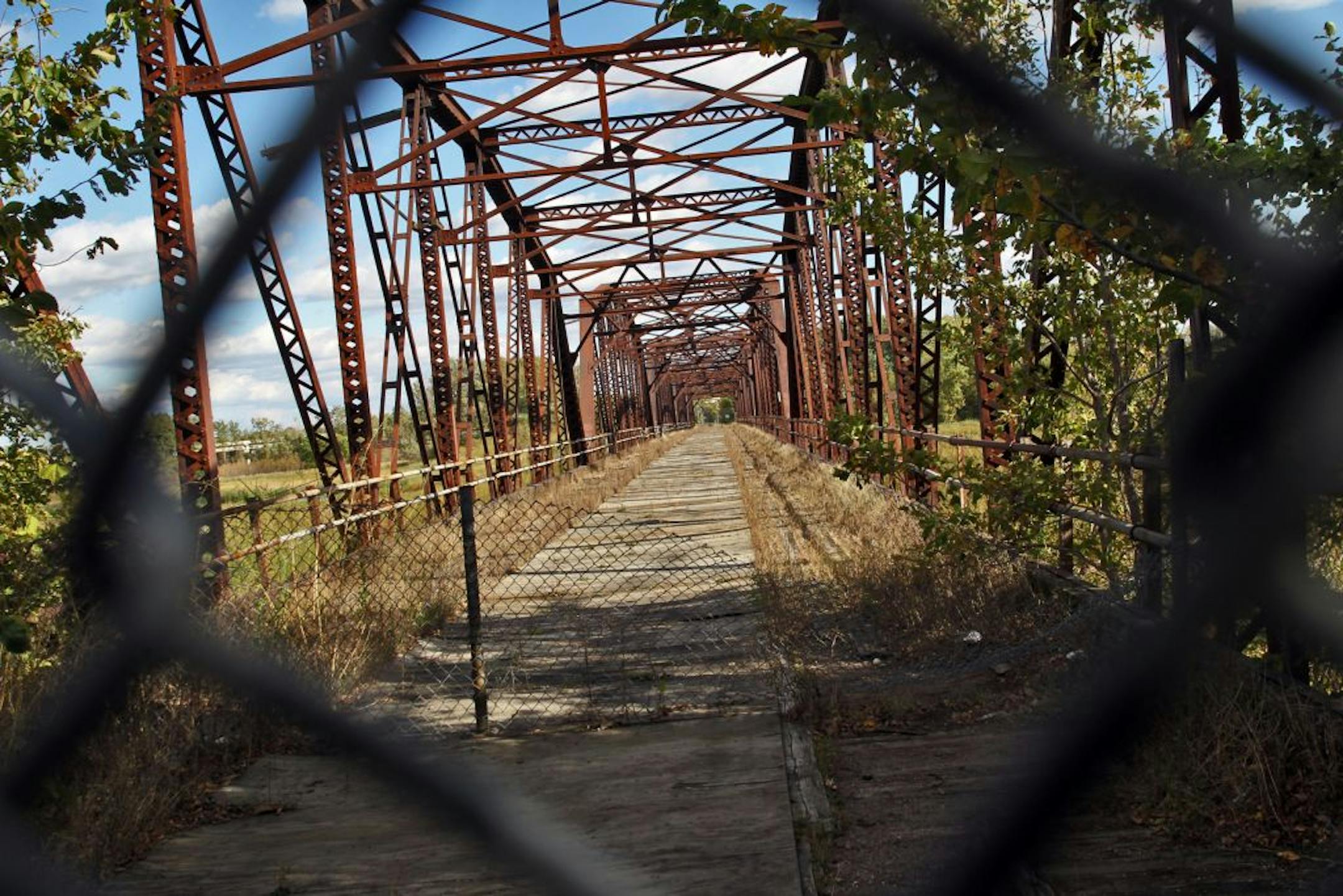 The Old Cedar Avenue bridge in Bloomington that juts out into the Minnesota Valley National Wildlife Refuge. (MARLIN LEVISON/STARTRIBUNE(mlevison@startribune.com (cq