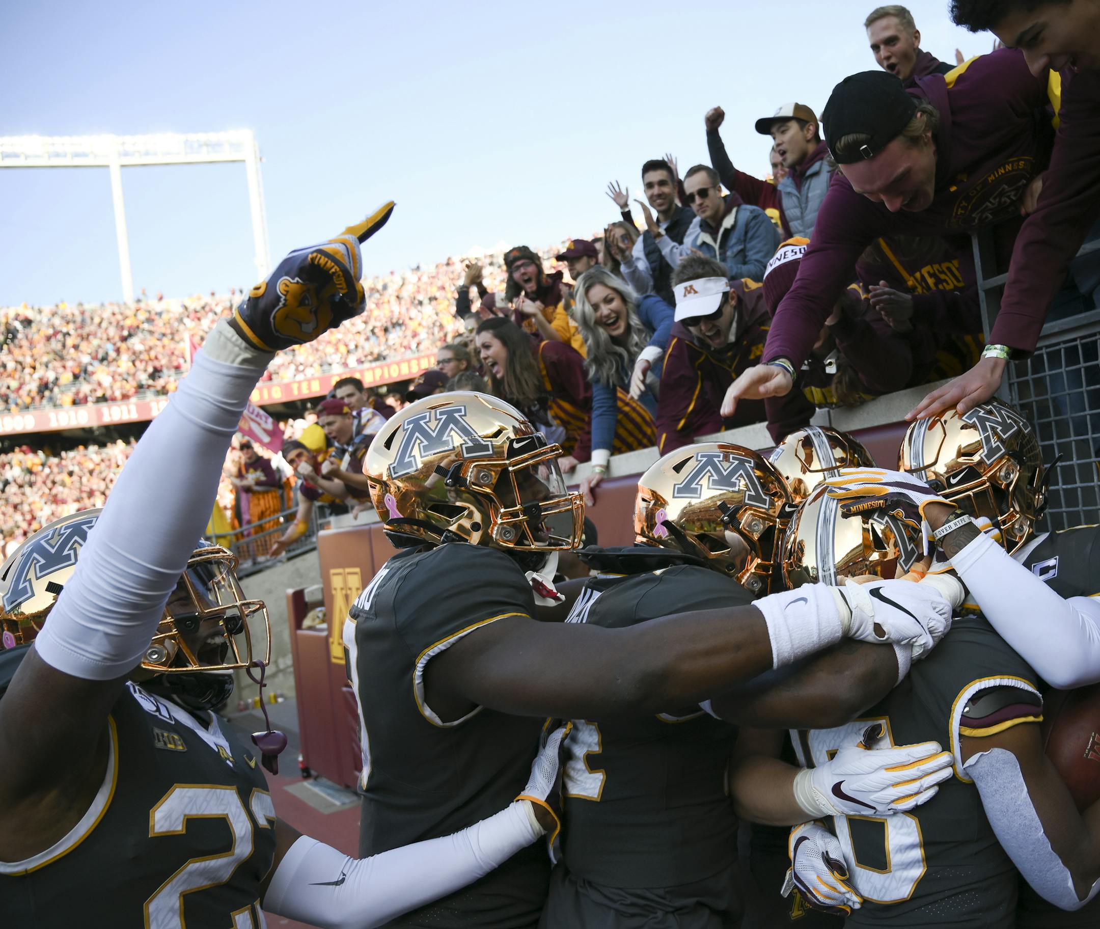 Gophers defensive back Coney Durr (16) was surrounded by teammates after his pick-6 in the second quarter against Maryland. ] Aaron Lavinsky &#x2022; aaron.lavinsky@startribune.com The Gophers played the Maryland Terrapins on Saturday, Oct. 26, 2019 at TCF Bank Stadium in Minneapolis, Minn.