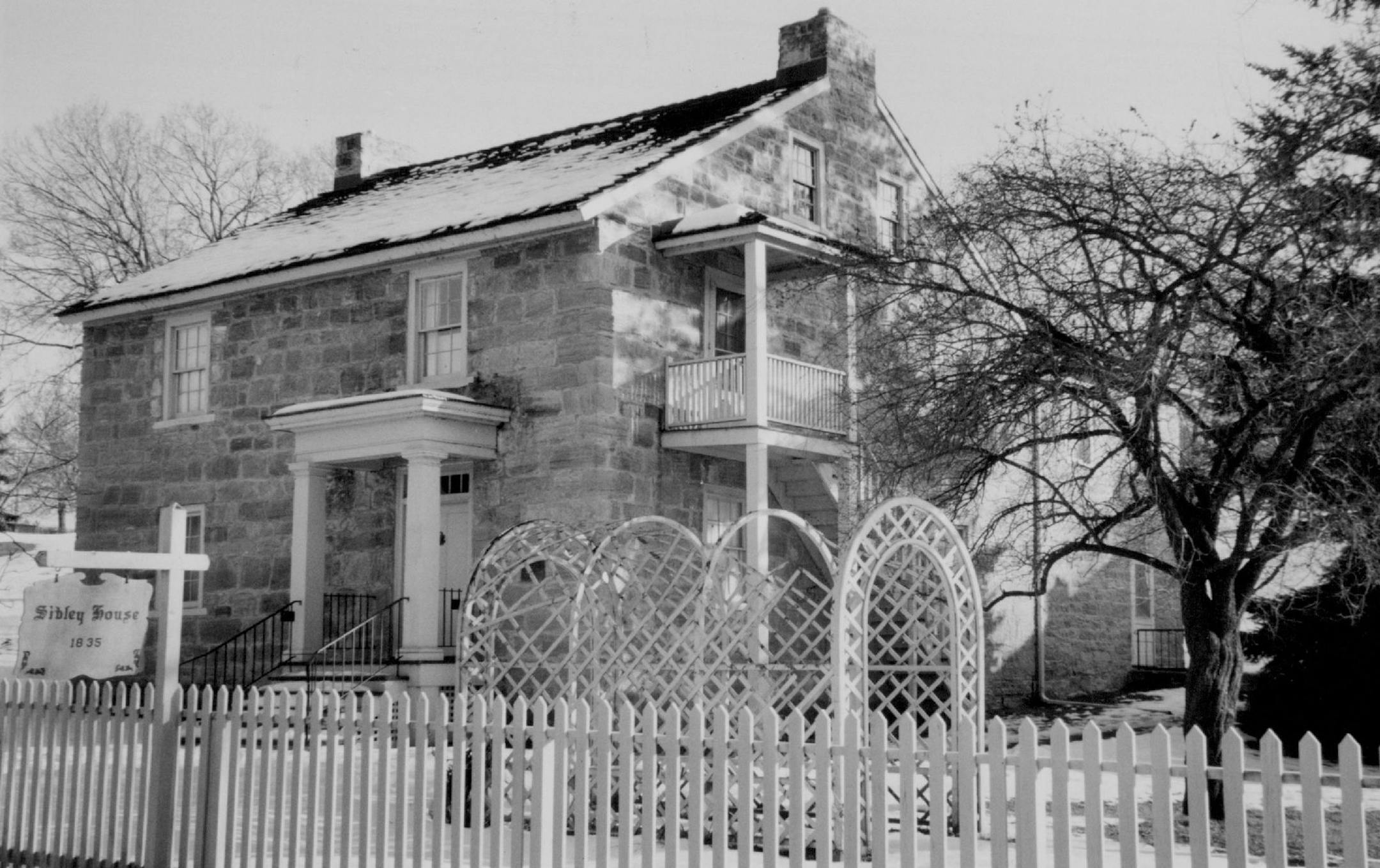 December 31, 1994 Right/ The Sibley House was built in 1835 by Minnesota's first territorial governor, Henry Hastings Sibley. Mendota once was part of Iowa Territory and was a proposed site of the state capital.
