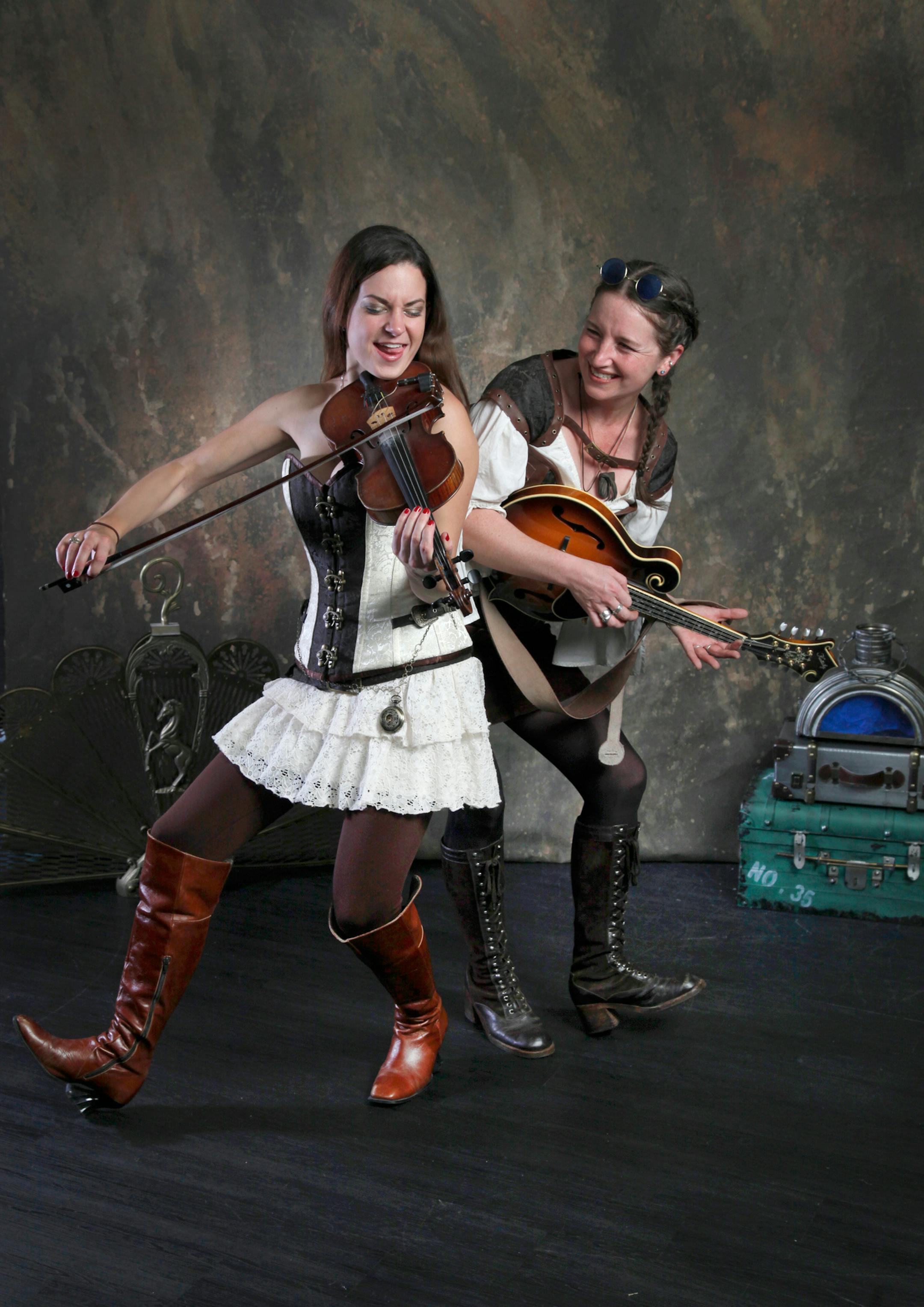 Sister Tree performs at 13 Gears event.
Photo by Terry Babertz