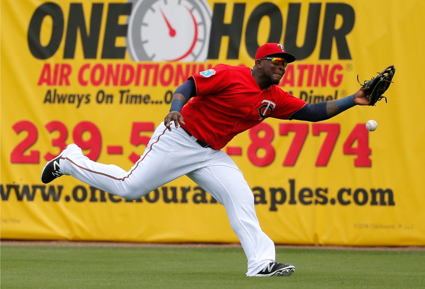 Twins right fielder Miguel Sano dropped a ball hit by the Yankees' Mitch Garver in the third inning Sunday.