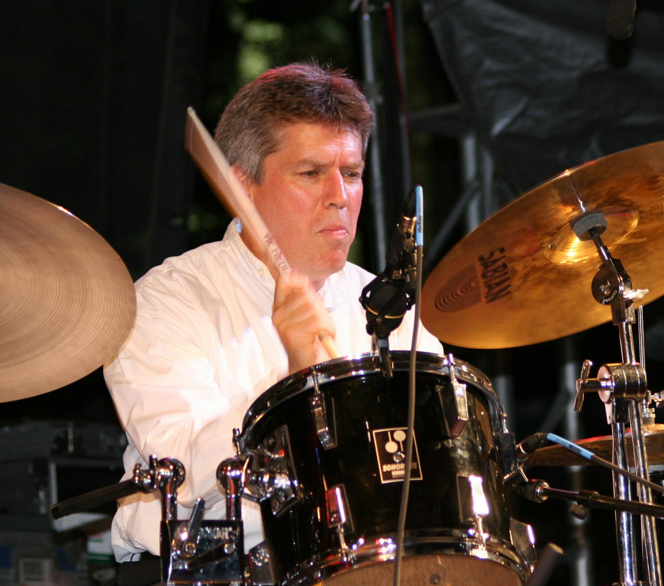 Twin&#xdf;Cities&#xdf;drummer&#xdf;Phil&#xdf;Hey. photo&#xdf;by&#xdf;Andrea&#xdf;Canter