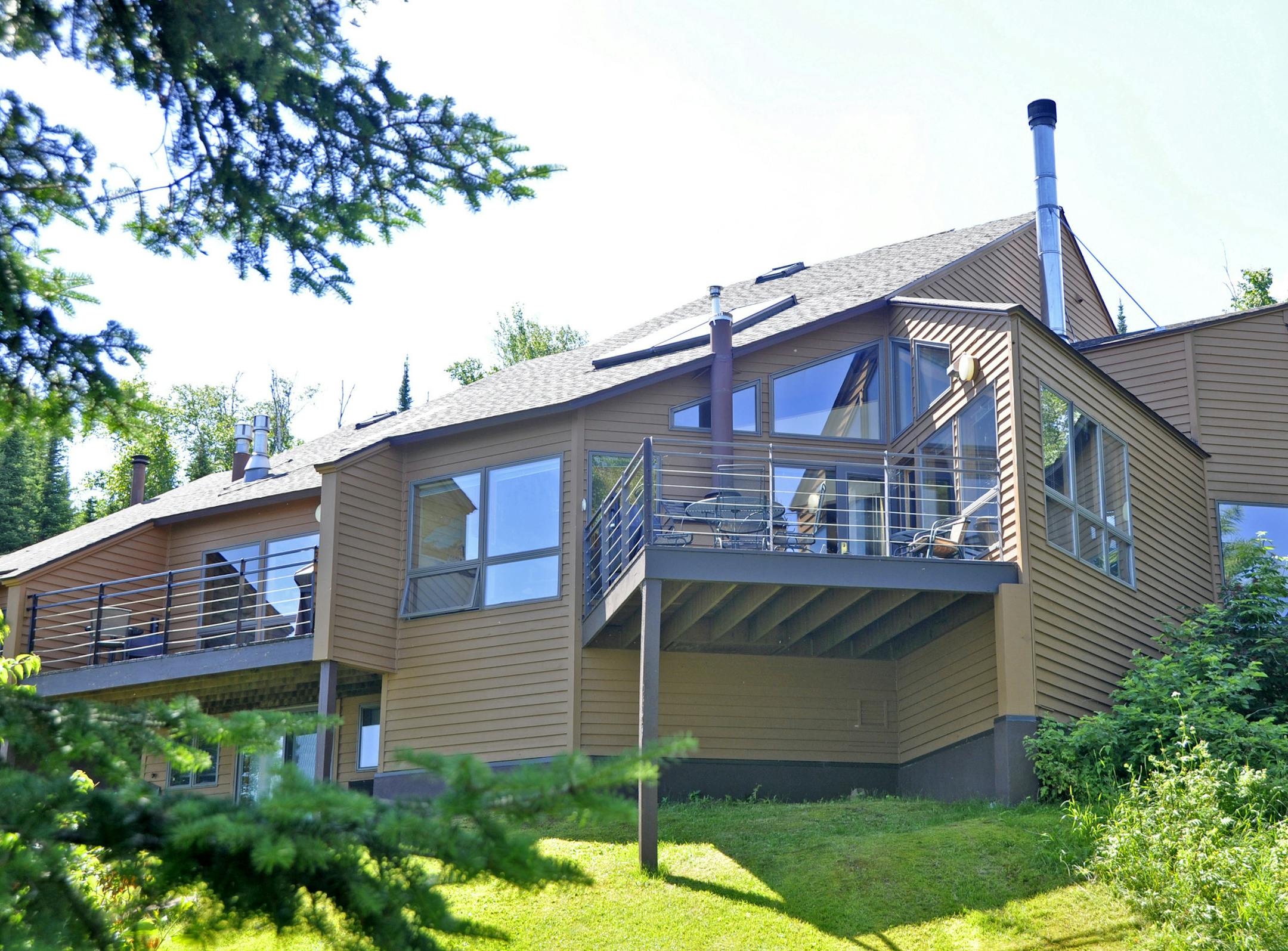 The family bought into a lakehome shared by eight owners total.