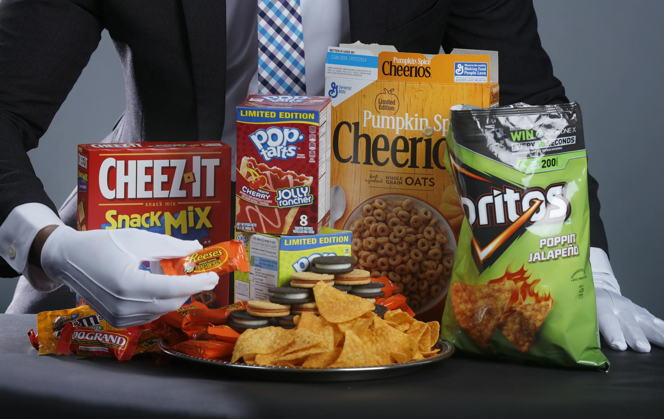 How a St. Paul fitness buff, Ben Passer, turned his junk food obsession into a role as an instagram influencer who feeds the Internet's ever-growing need for more. Ben Passer, creator of Snack Cellar on Instagram. [ Star Tribune Photo by Tom Wallace Extra INFO:1004677912 - SNACK102517