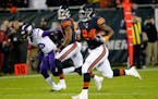 Chicago Bears running back Jordan Howard (24) runs against the Minnesota Vikings during the first half of an NFL football game in Chicago, Monday, Oct