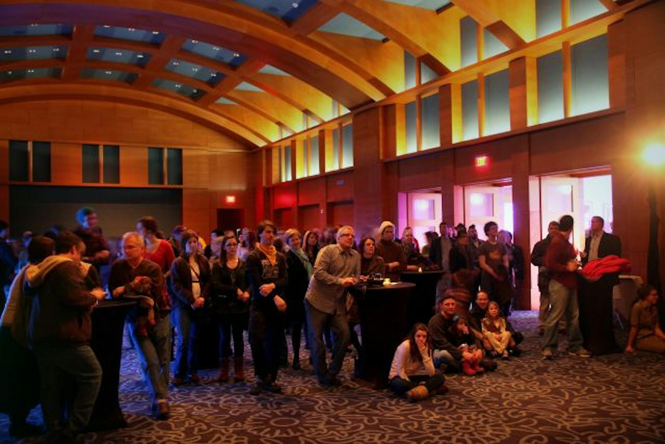 A crowd listened to tLucy Michelle and the Velvet Lapelles.