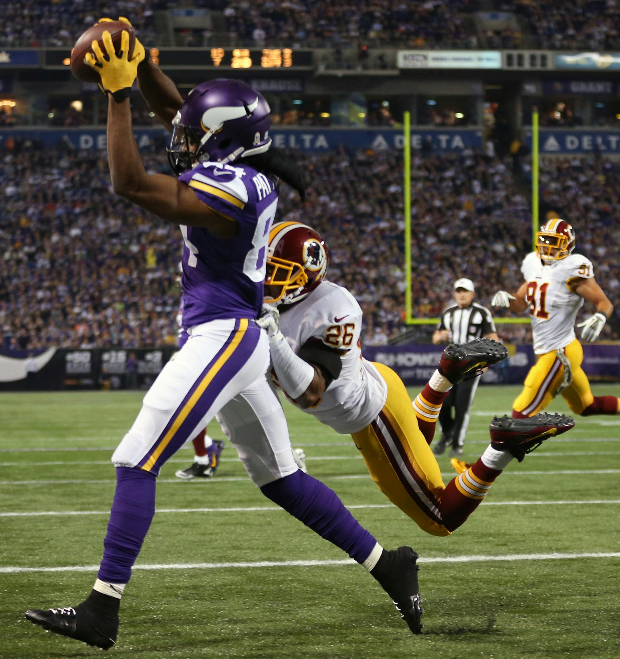 Vikings wide receiver Cordarrelle Patterson caught a 2-yard touchdown pass from Christian Ponder in the second quarter as cornerback Josh Wilson failed to make a play. ] MCKENNA EWEN &#xb7; mckenna.ewen@startribune.com Minnesota Vikings and Washington Redskins - Mall of America Field in Minneapolis, Minn. - 11/07/2013