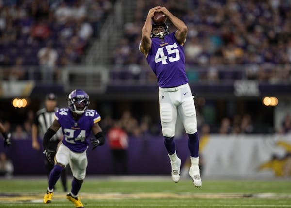 Minnesota Vikings linebacker Troy Dye (45) intercepted a first quarter Indianapolis Colts quarterback Sam Ehlinger (4) pass for a touchdown.