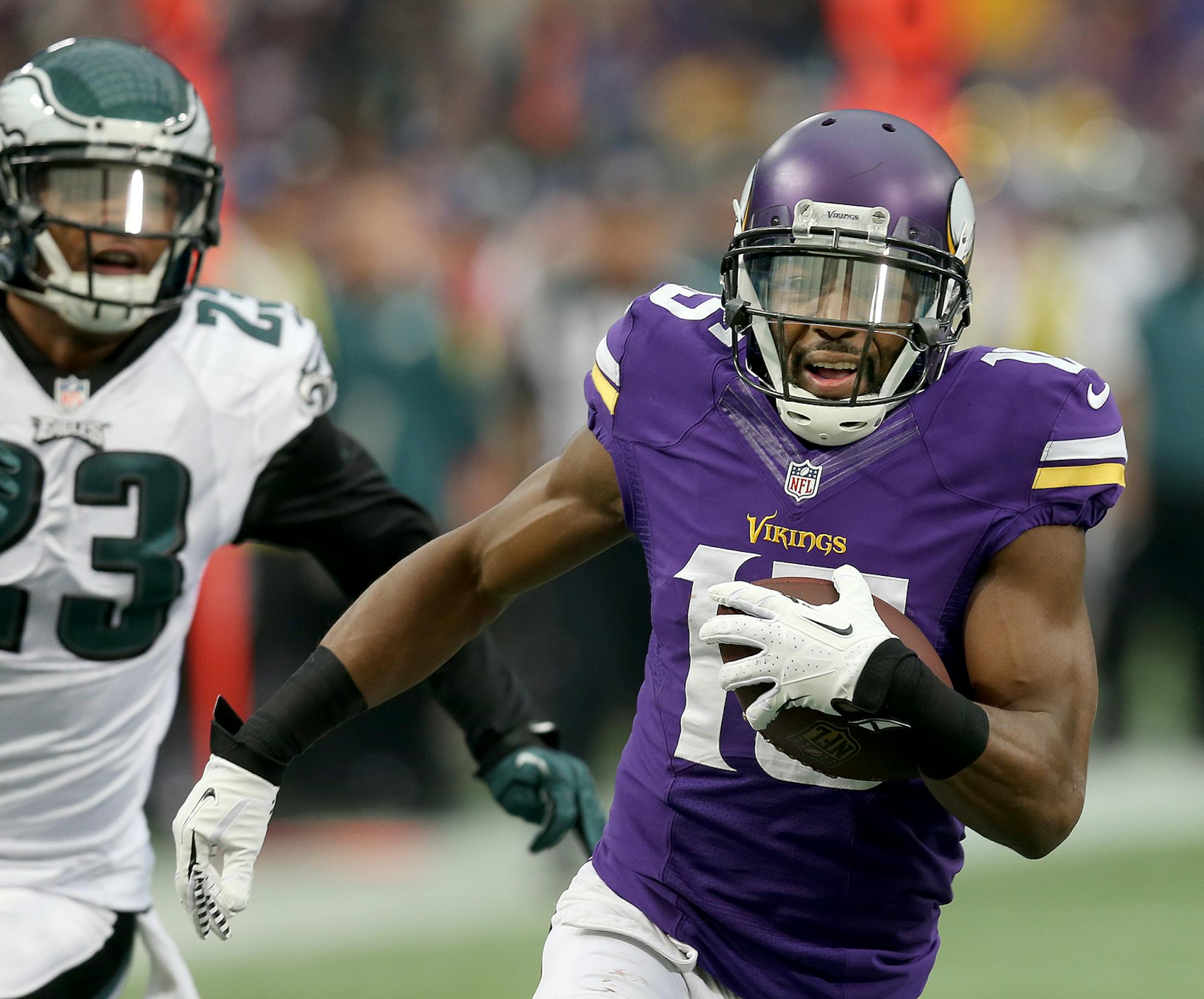 Minnesota Vikings wide receiver Greg Jennings (15) ran for a 57-yard touchdown in the first quarter at Mall of America Field, Sunday, December 15, 2013 in Minneapolis, MN. (ELIZABETH FLORES/STAR TRIBUNE) ELIZABETH FLORES • eflores@startribune.com