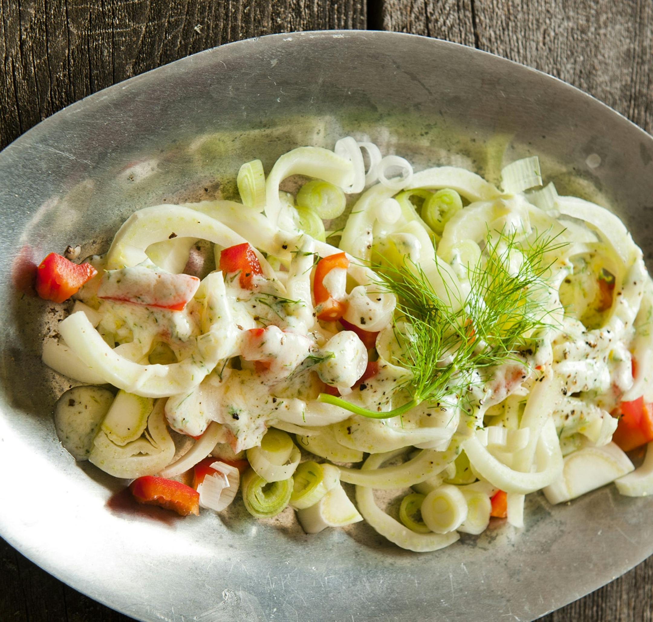 Fennel and Red Pepper Salad With Lemony Yogurt Dressing