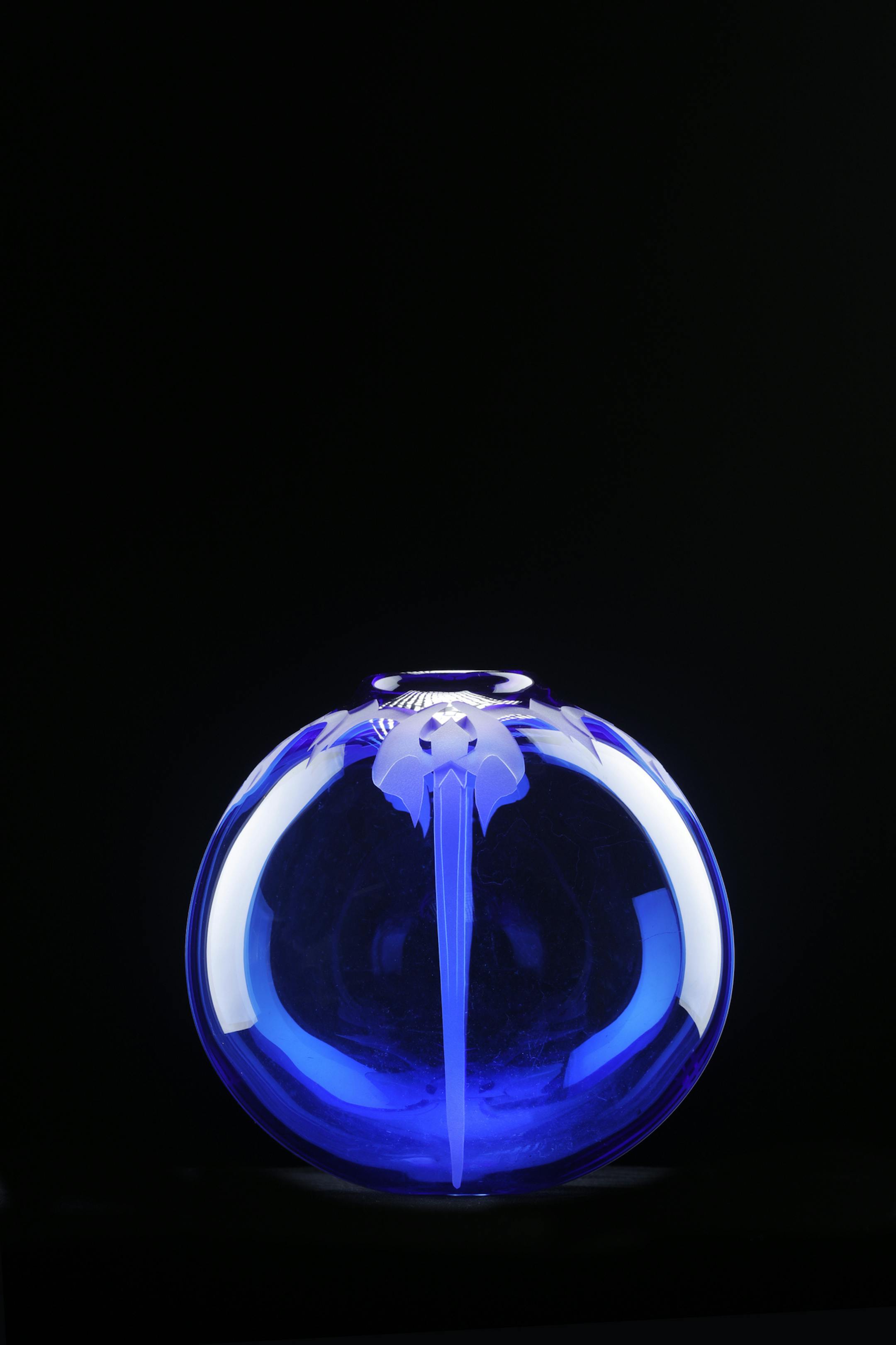 Artist, Craig Campbell, Mahtomedi -- The Dec 3, 2017 Magazine spread Called Lookout shows the work of 6 Minnesota glass artists. [ Star Tribune/TOM WALLACE