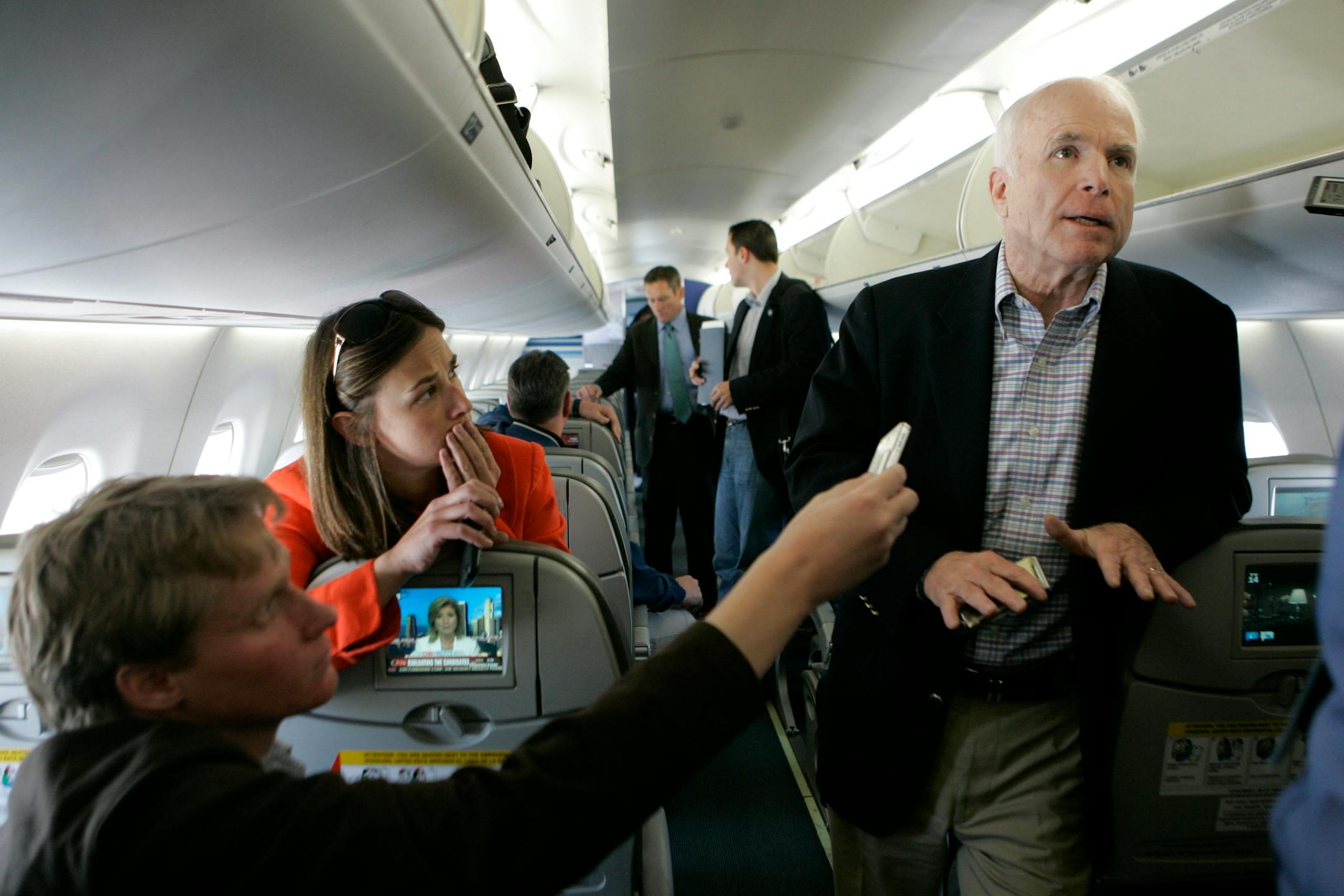 Sen. John McCain is trying to appeal to an antigovernment feeling that may not related to the Democrats' health policies, an analysts said.