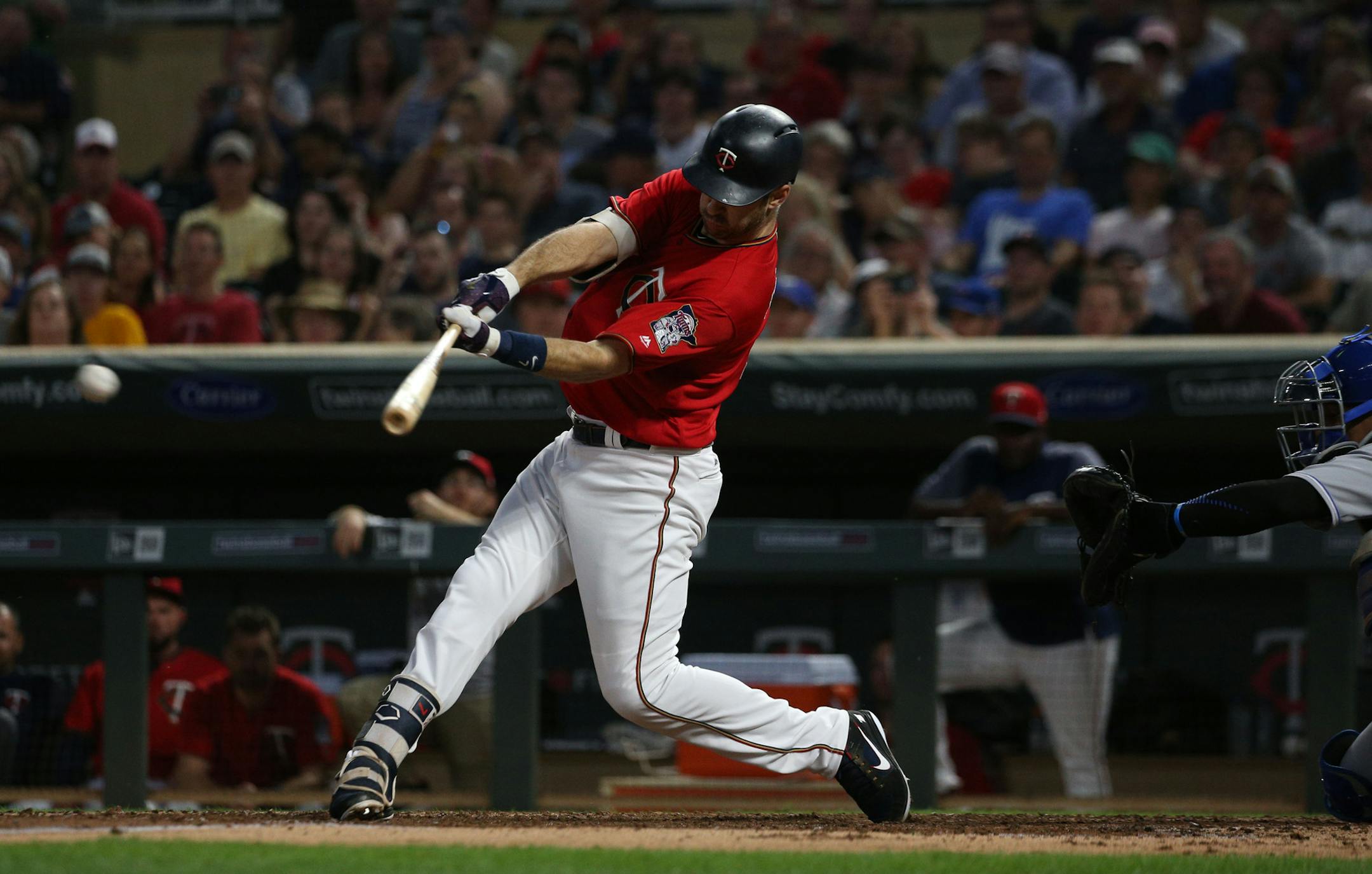 Joe Mauer singled against the Royals on Friday.