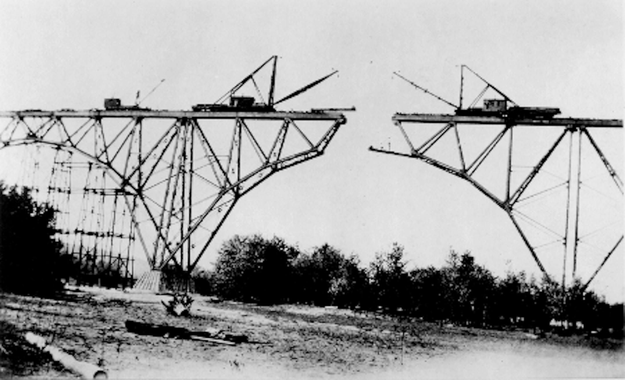 The bridge was built simultaneously from each end, and had to line up in the middle, 1911.
