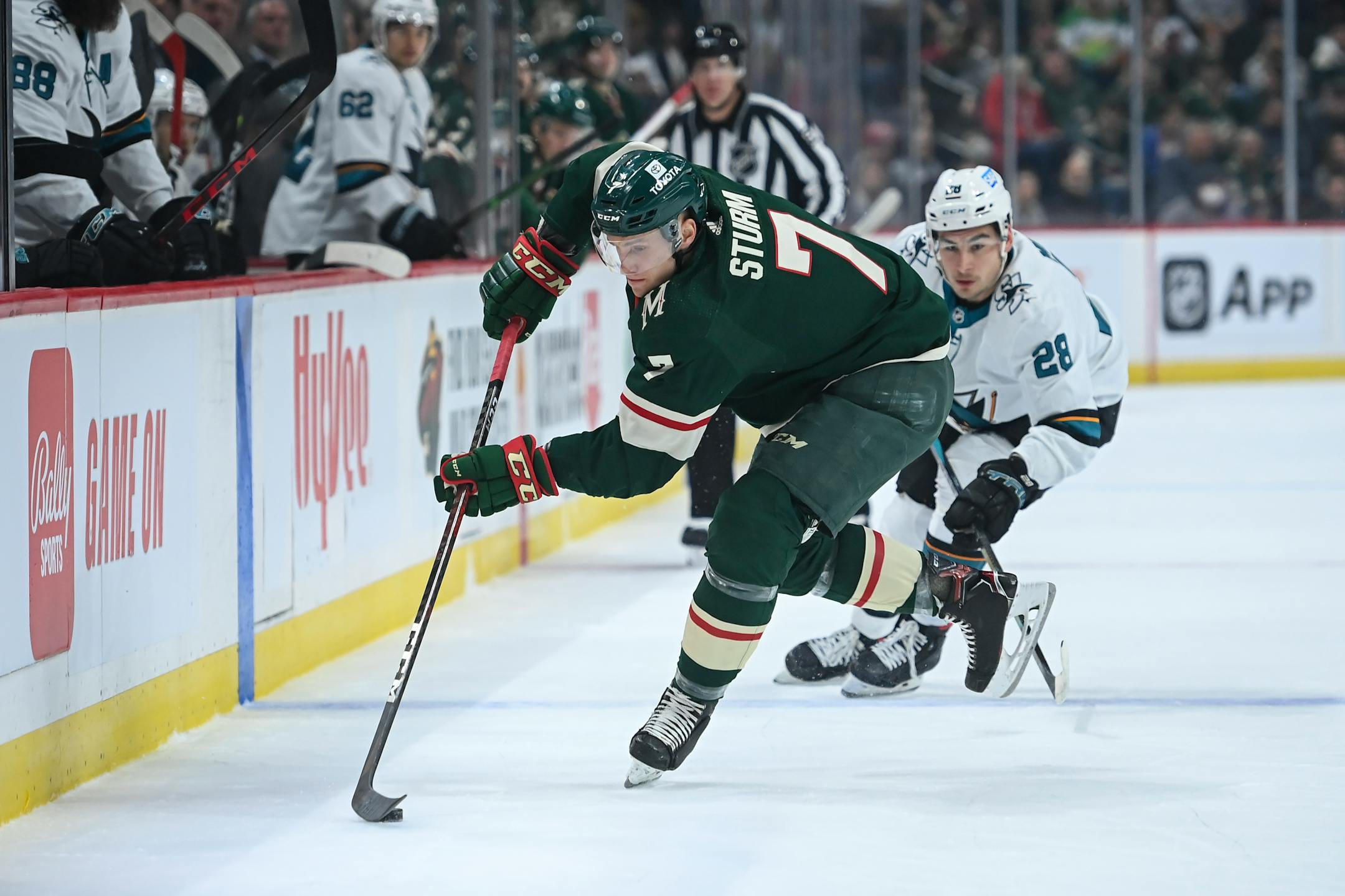 Minnesota Wild center Nico Sturm (7) controls the puck in the first period against the San Jose Sharks Tuesday, Nov. 16, 2021 at the Xcel Energy Center in St. Paul, Minn.    ] AARON LAVINSKY • aaron.lavinsky@startribune.com