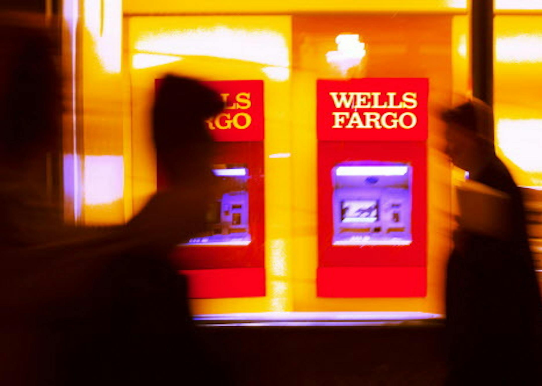 A Wells Fargo bank in New York, Jan. 12, 2017. Wells Fargo continues to struggle with the fallout from a phony accounts scandal that engulfed it last year, with the fourth quarter of 2016 reflecting a 43 percent decrease in credit card applications and an 40 percent decrease in checking account openings. (Tayler Smith/The New York Times)