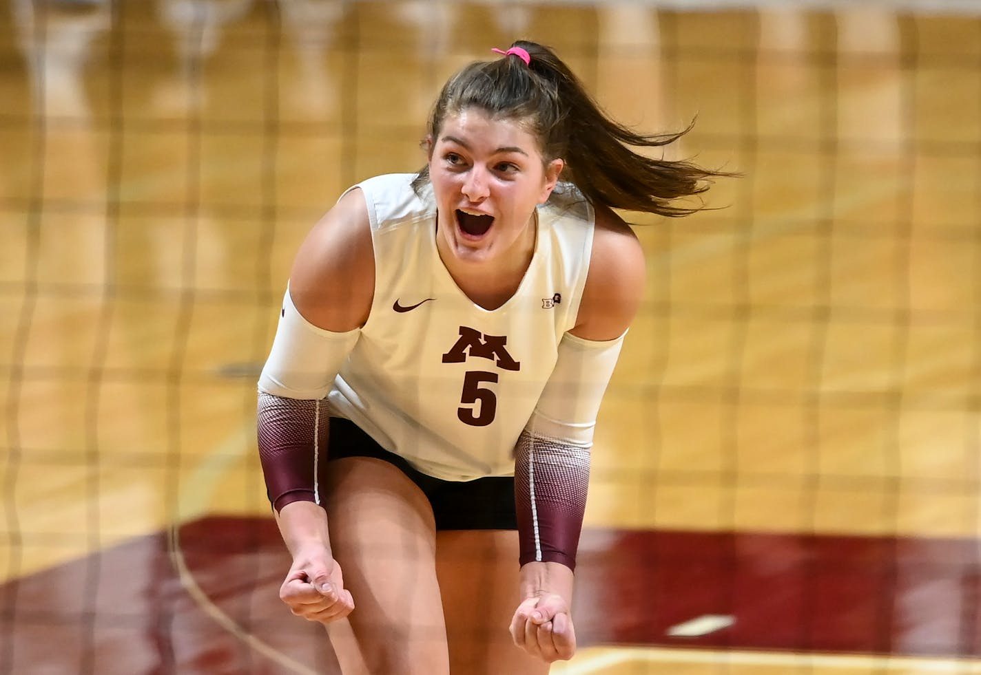 Minnesota setter Melani Shaffmaster (5) celebrated a point scored against Penn State in the first set. ] AARON LAVINSKY • aaron.lavinsky@startribune.com