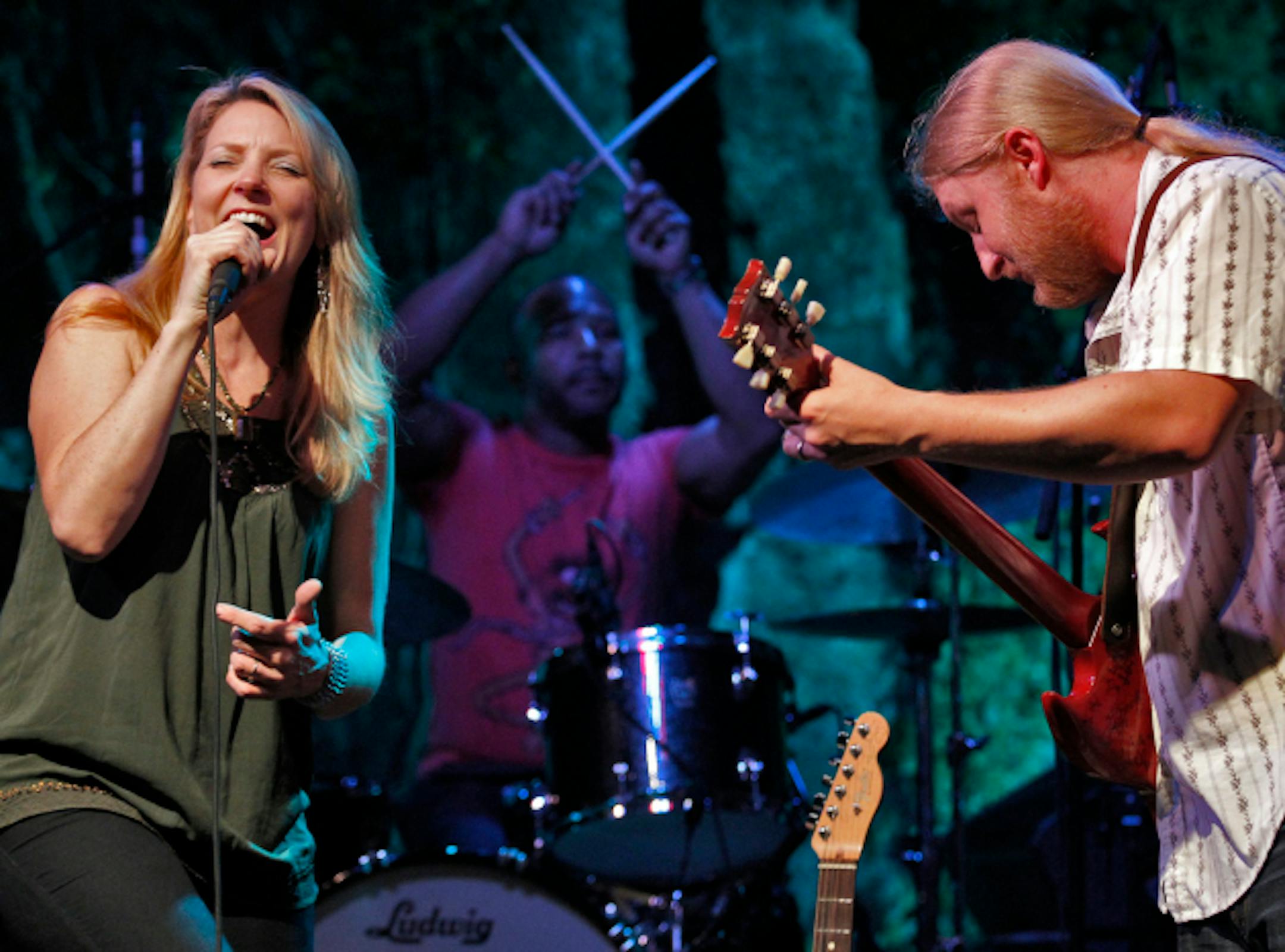 Susan Tedeschi and Derek Trucks went over big at the Minnesota Zoo in 2011. / Marlin Levison, Star Tribune