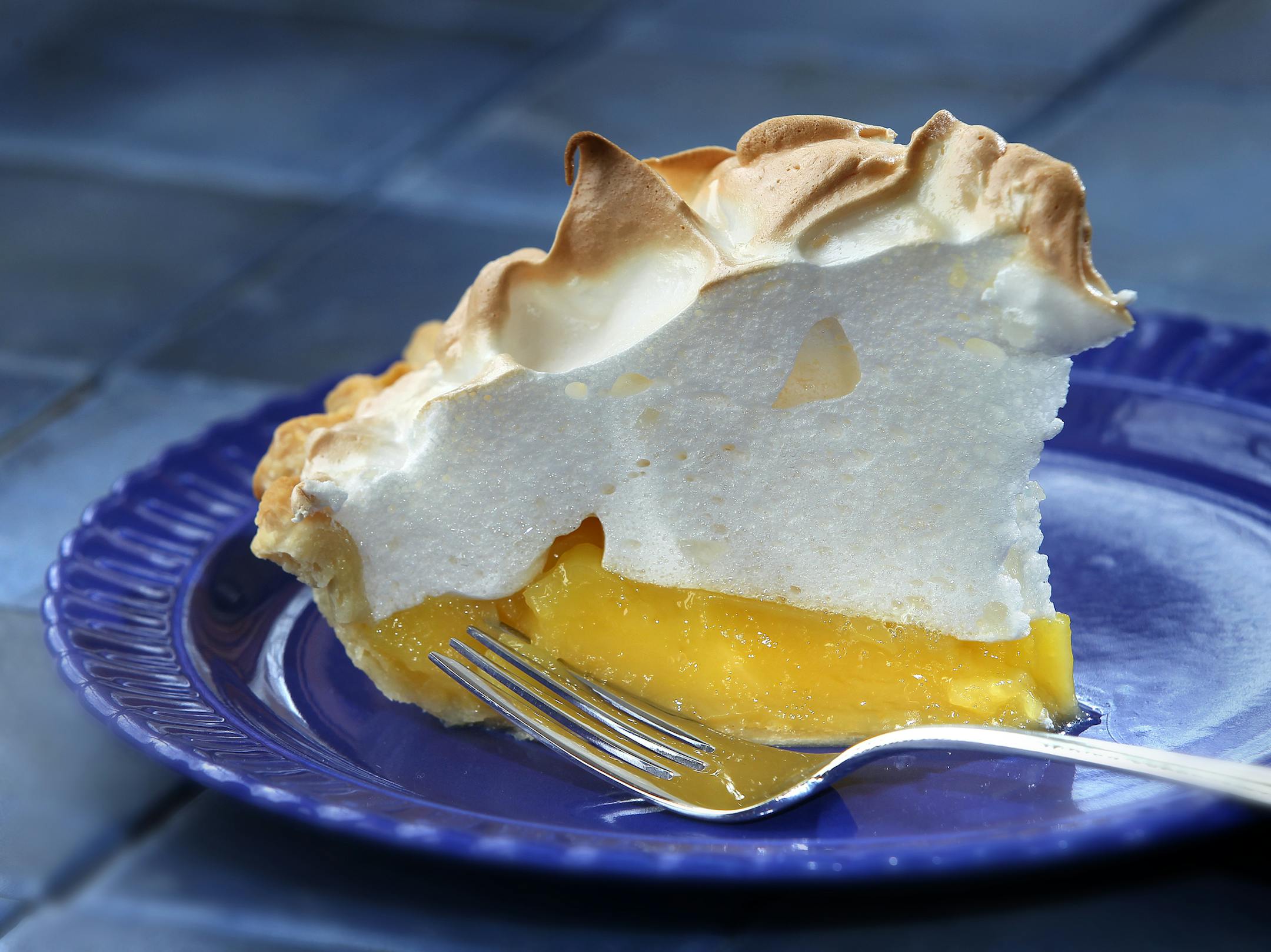 Baking Central Illustration for Taste cover, lemon meringue pie, and the step-by-step of making filling and whipping and a lofty meringue for a lemon pie by Kim Ode ] TOM WALLACE • twallace@startribune.com Assignments #20027967A March 6, 2013 SLUG: 168963 BAKING031413 EXTRA INFORMATION: Baking Central by Lee Dean and Kim Ode.