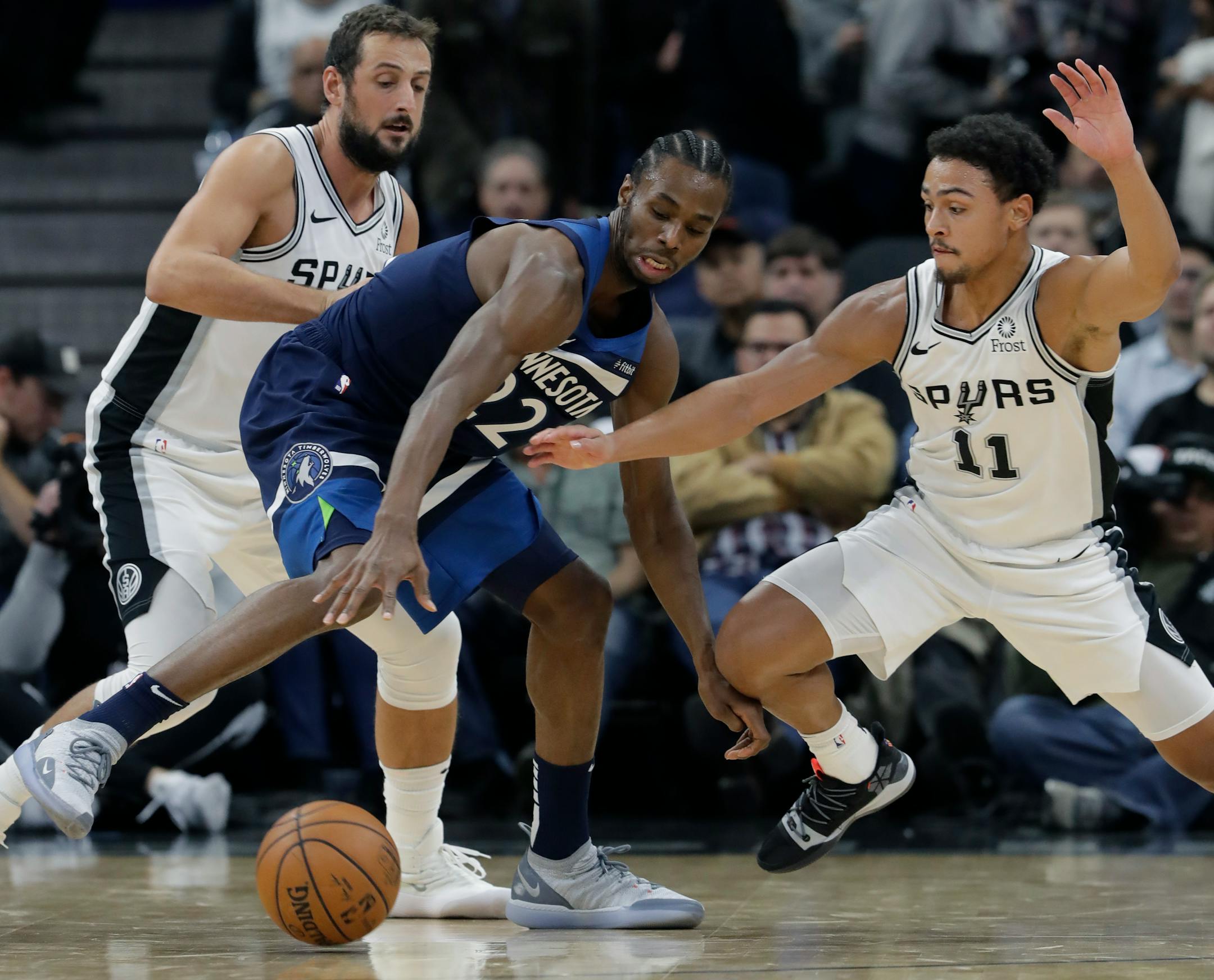 A right quad contusion caused the Wolves' Andrew Wiggins to miss Monday's game against the Lakers, his third consecutive game out of the lineup.