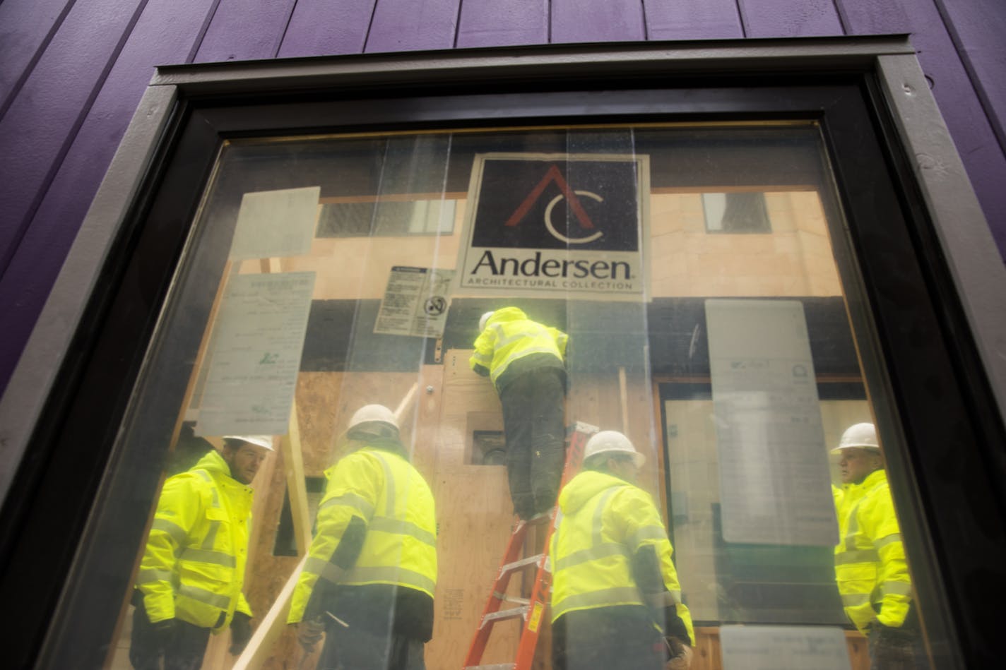 Gardner Builders construction crew works on the Andersen Windows warming house structure. ] LEILA NAVIDI &#xef; leila.navidi@startribune.com BACKGROUND INFORMATION: Andersen Windows is building a combined warming house & KARE 11 broadcast studio on Nicollet Mall and 7th for Super Bowl Fans on Friday, January 19, 2018.