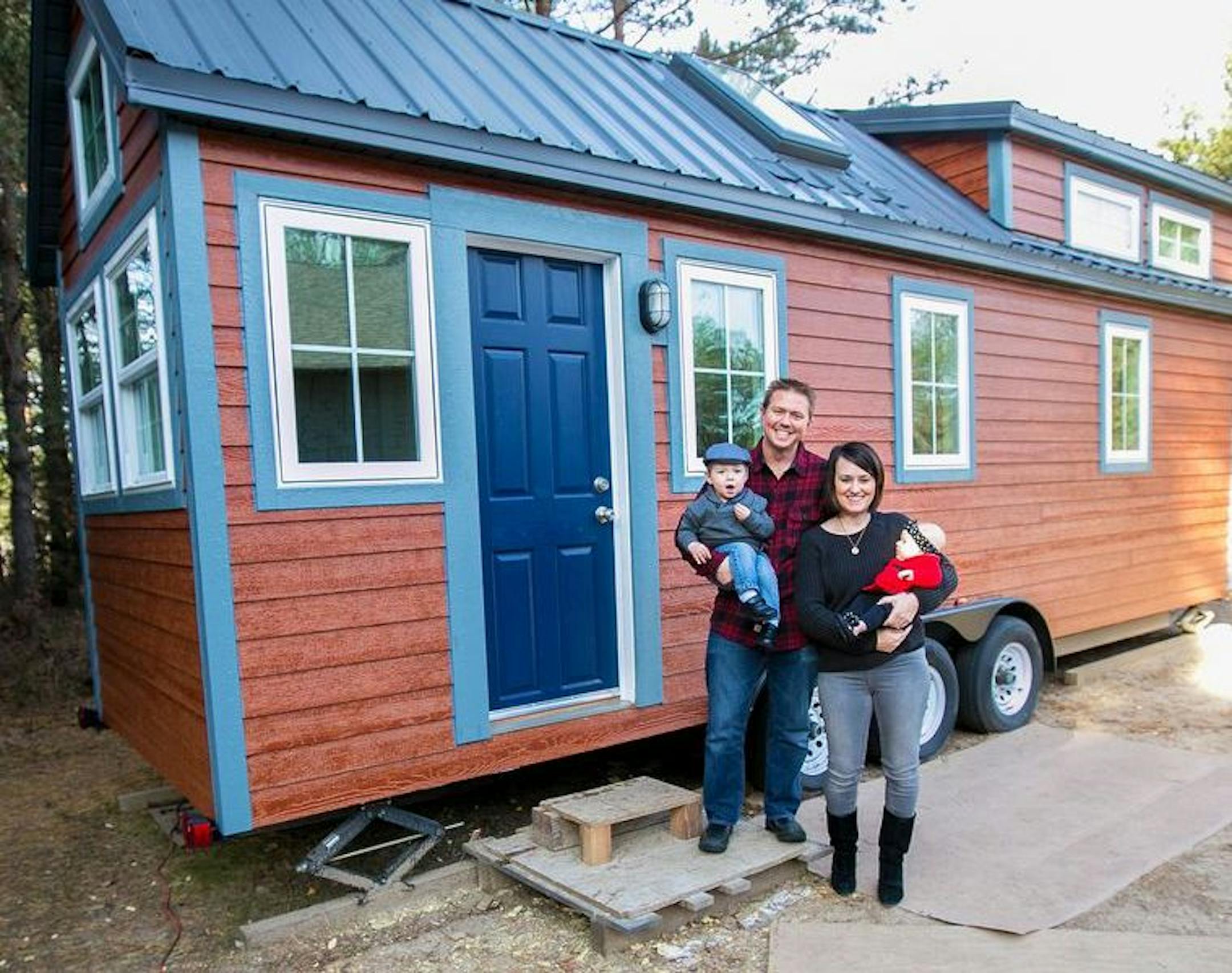 HOganshaven.com/Laura Leigh Images Hogan family outside their tiny house