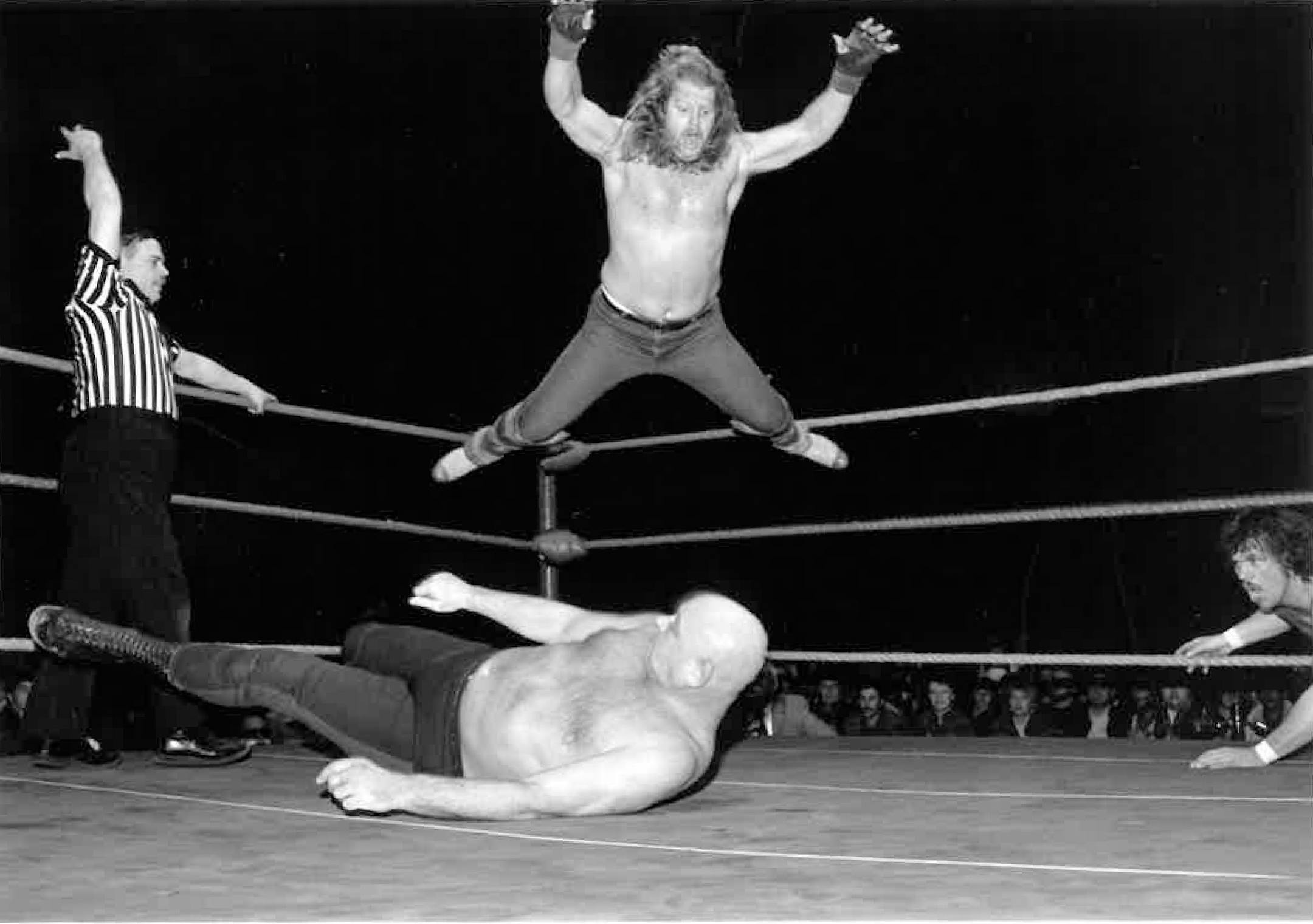 Wild Bill Irwin of the Long Riders tag team body-slammed Baron Von Raschke.